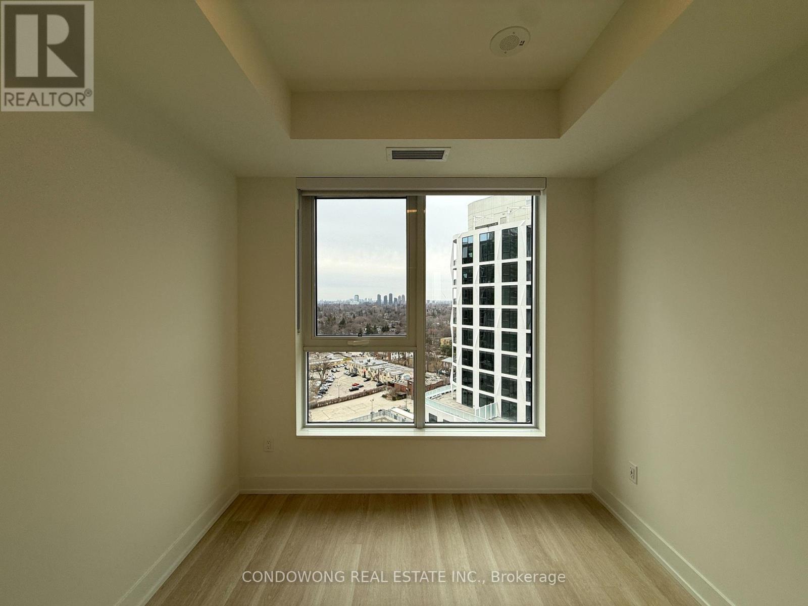 1910 - 60 Central Park Road Way, Toronto, Ontario  M9A 0E6 - Photo 4 - W12932032