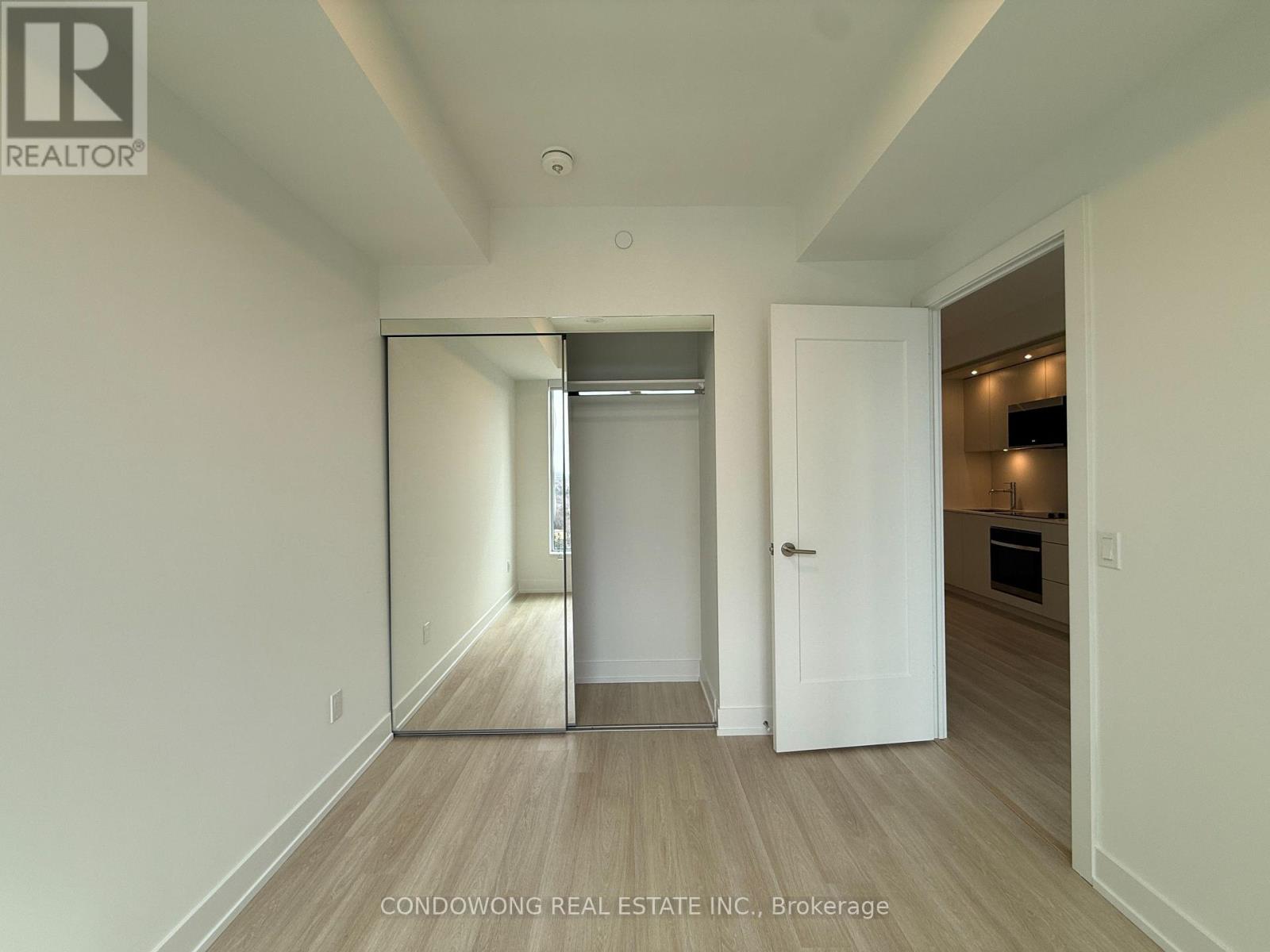 1910 - 60 Central Park Road Way, Toronto, Ontario  M9A 0E6 - Photo 5 - W12932032