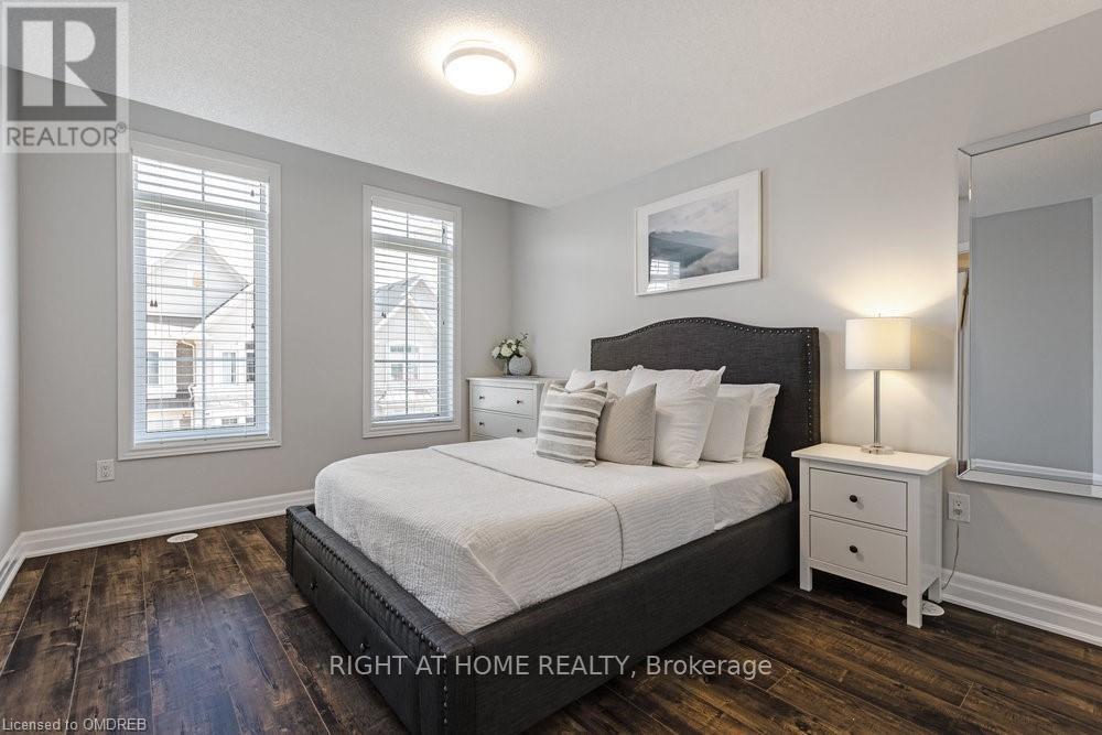 60 - 2435 Greenwich Drive, Oakville, Ontario  L6M 0S4 - Photo 10 - W12932048
