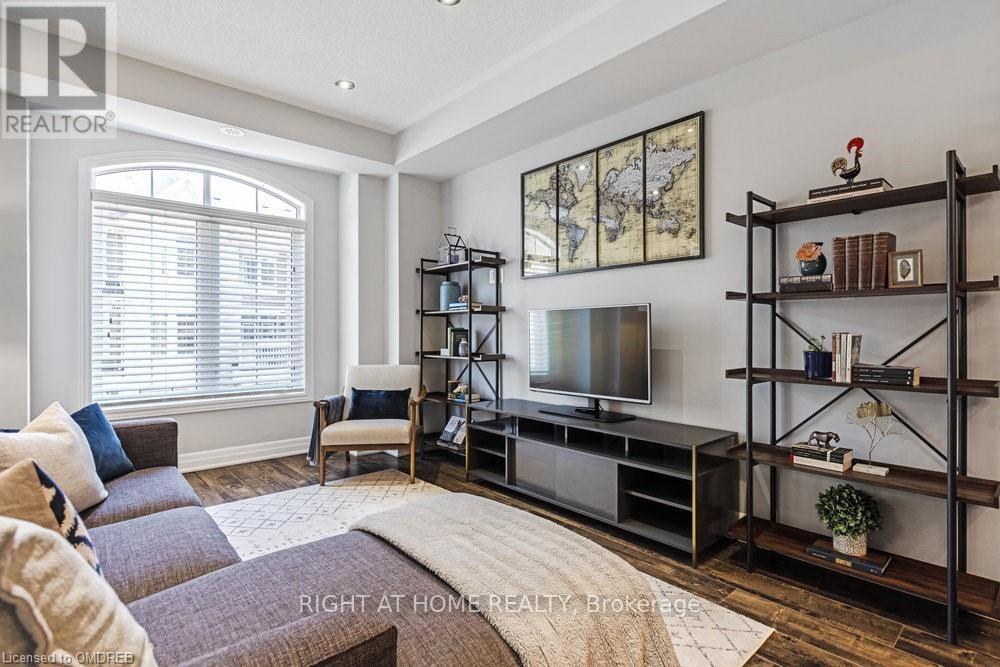 60 - 2435 Greenwich Drive, Oakville, Ontario  L6M 0S4 - Photo 4 - W12932048