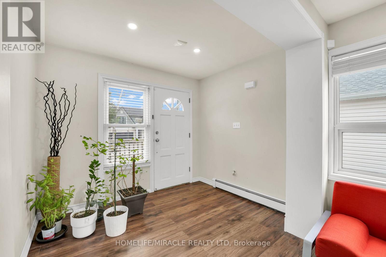 161 Angelene Street, Mississauga, Ontario  L5G 1X1 - Photo 10 - W12932054