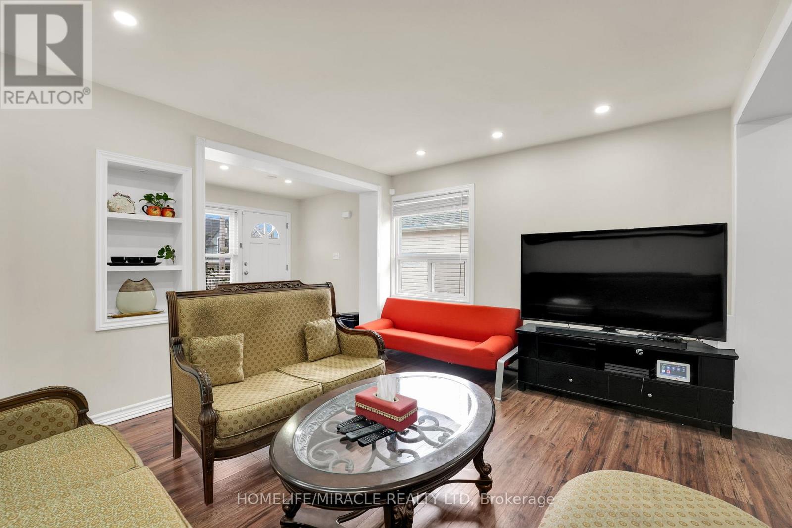 161 Angelene Street, Mississauga, Ontario  L5G 1X1 - Photo 11 - W12932054