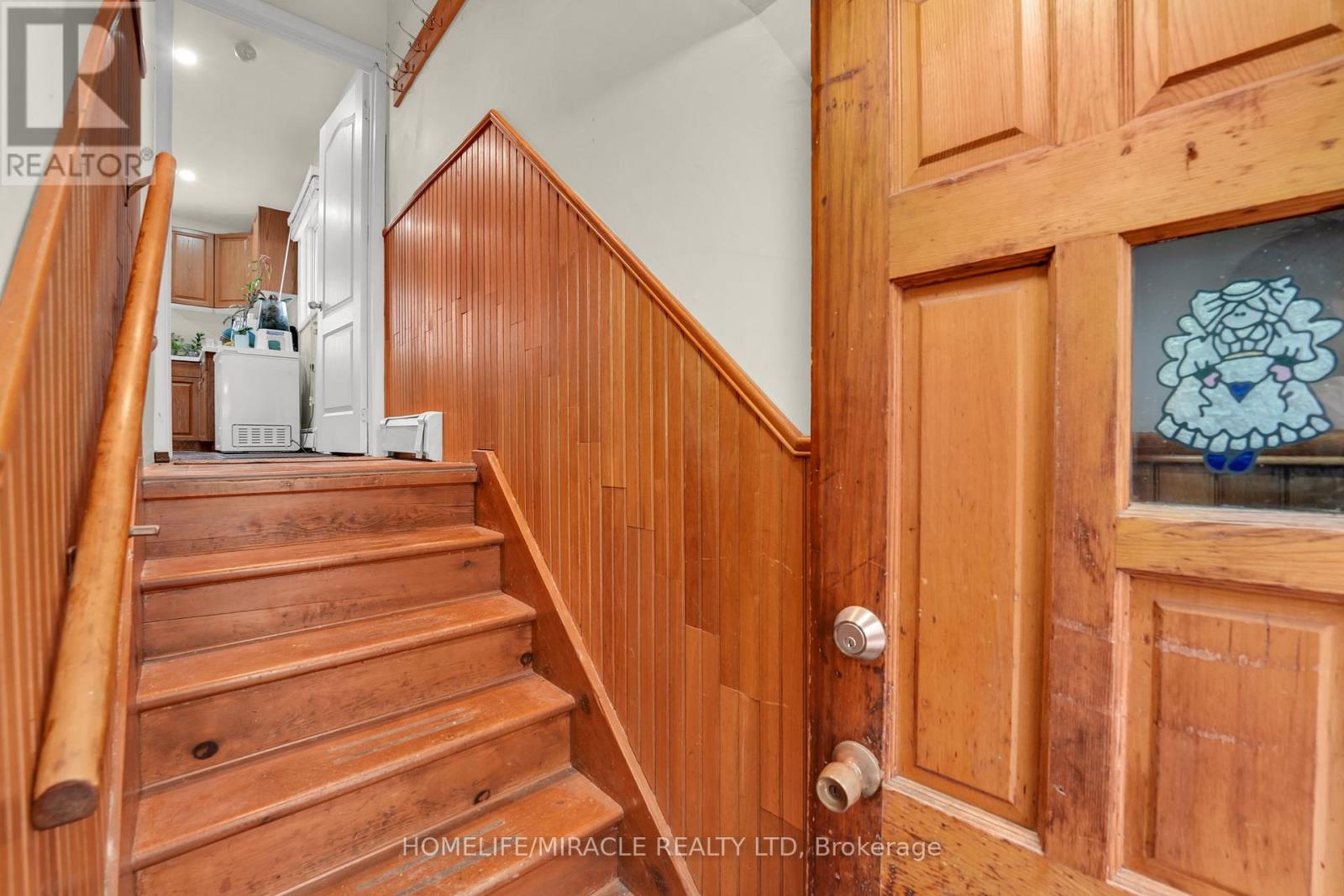 161 Angelene Street, Mississauga, Ontario  L5G 1X1 - Photo 14 - W12932054