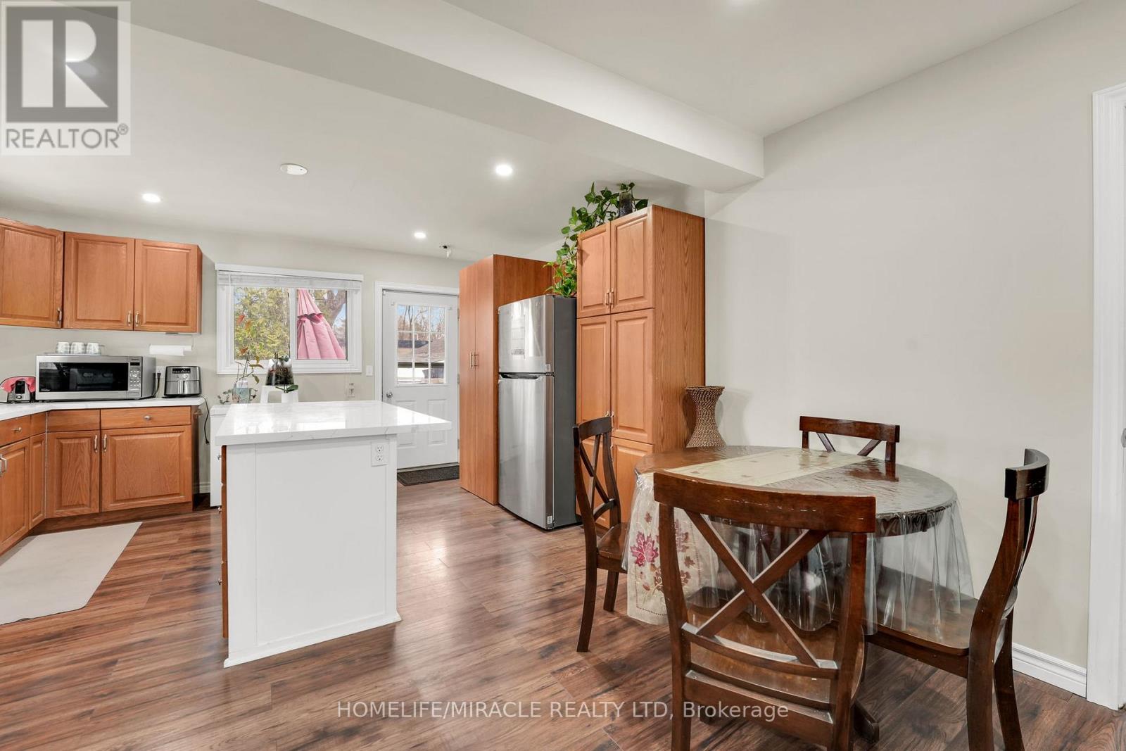 161 Angelene Street, Mississauga, Ontario  L5G 1X1 - Photo 16 - W12932054