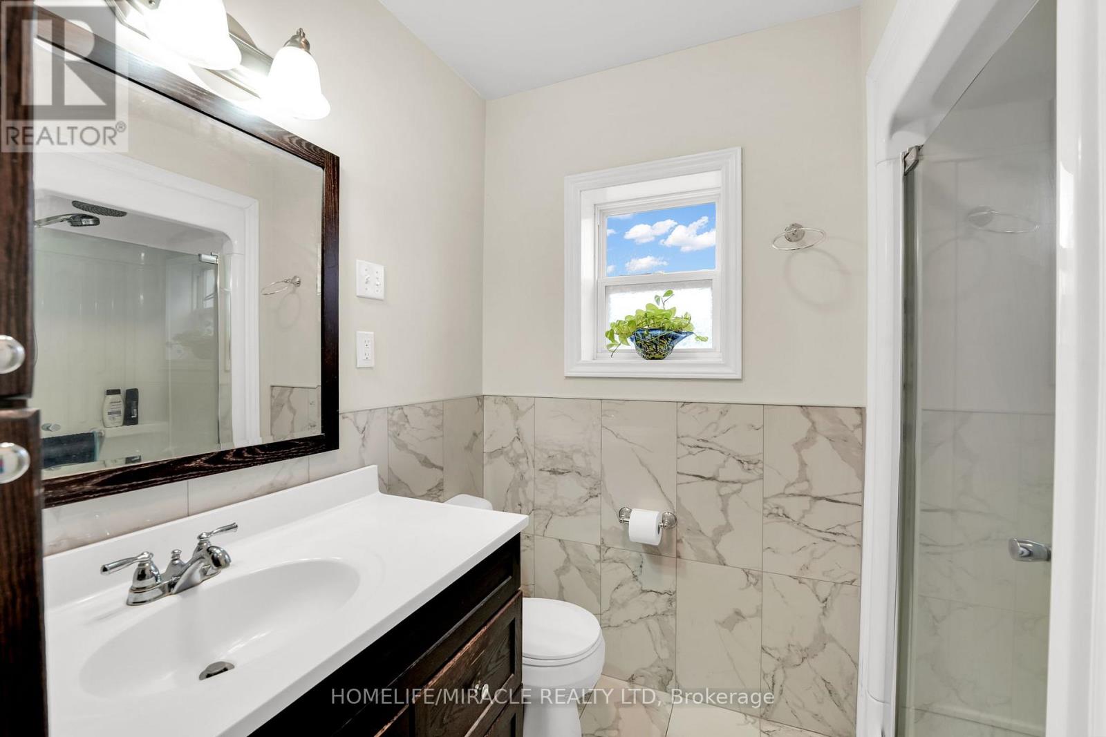 161 Angelene Street, Mississauga, Ontario  L5G 1X1 - Photo 23 - W12932054