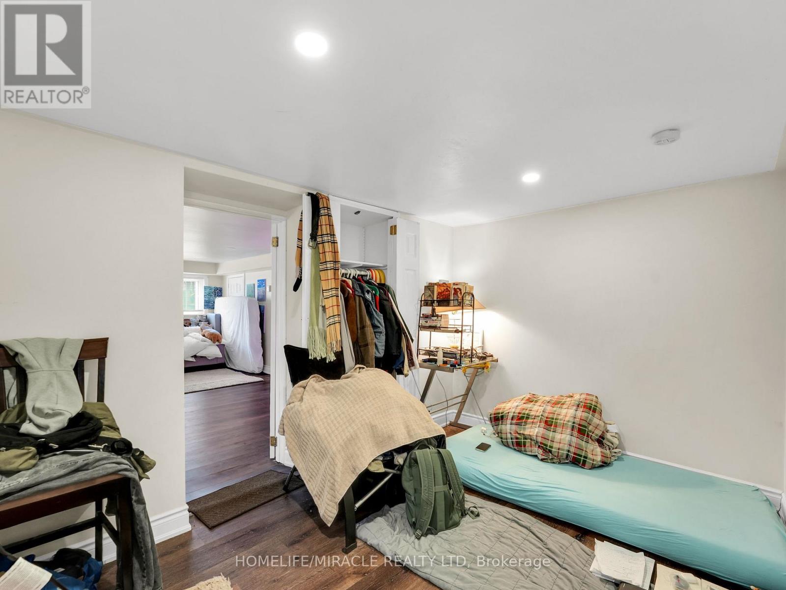 161 Angelene Street, Mississauga, Ontario  L5G 1X1 - Photo 32 - W12932054