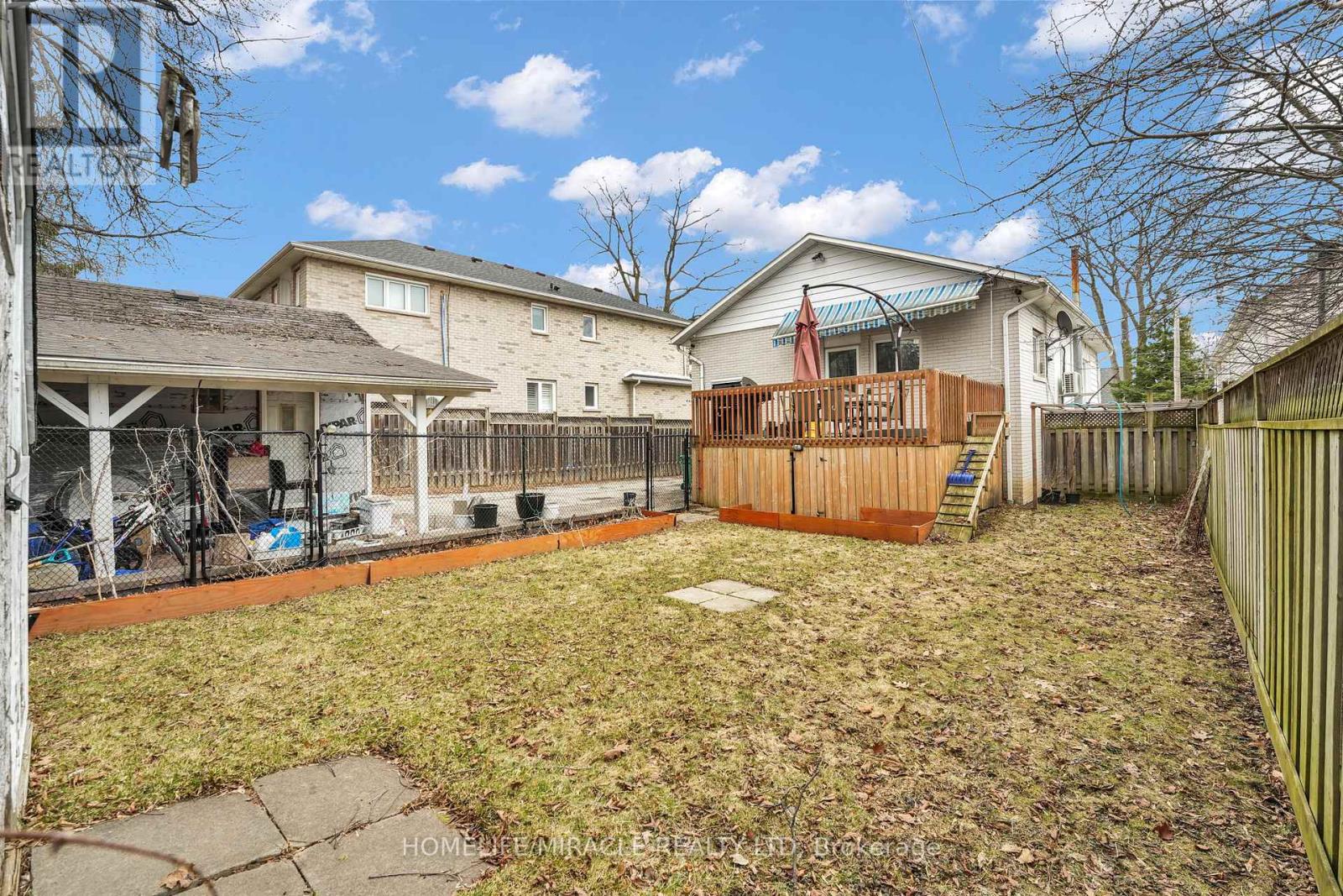 161 Angelene Street, Mississauga, Ontario  L5G 1X1 - Photo 41 - W12932054