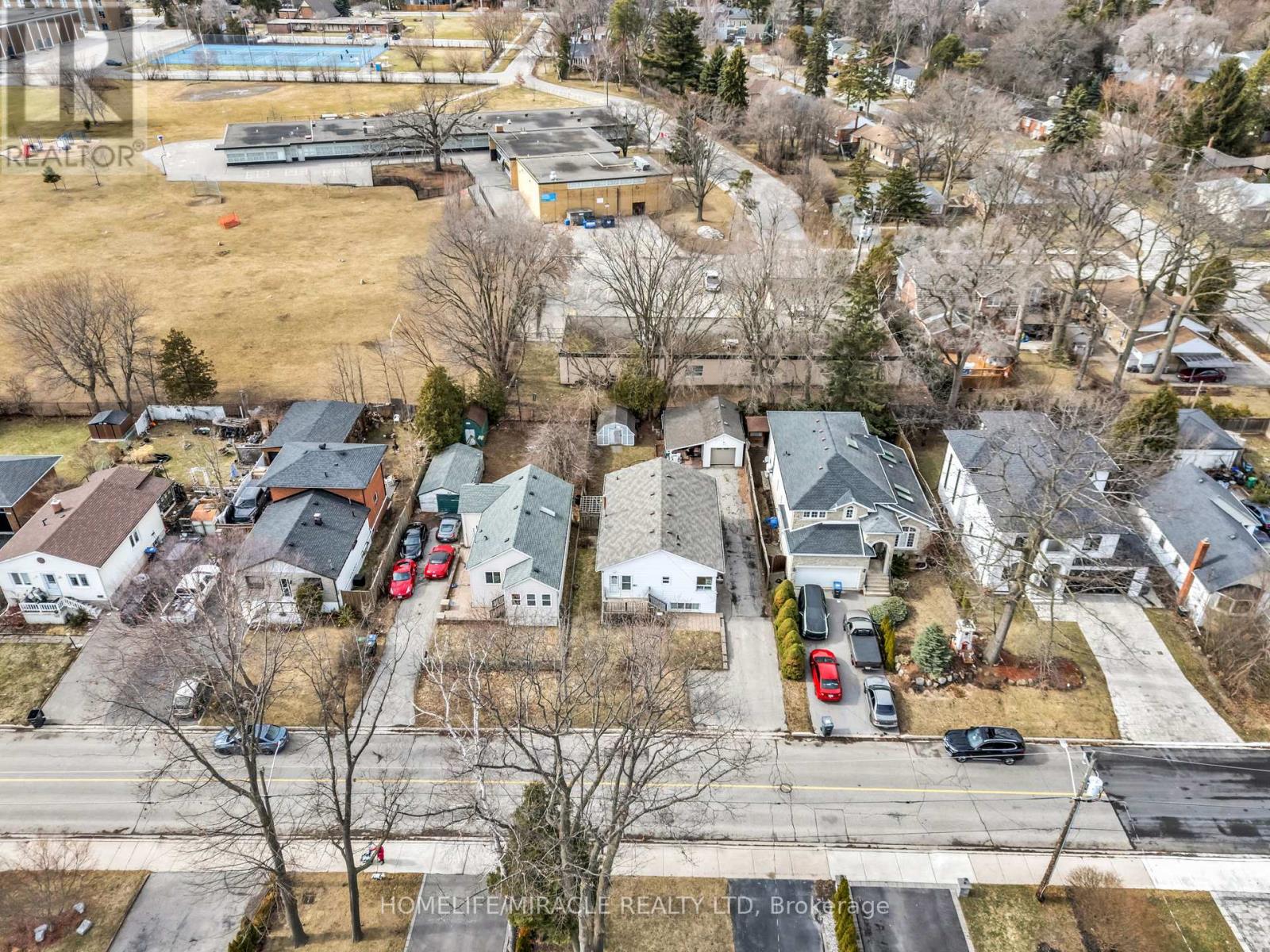 161 Angelene Street, Mississauga, Ontario  L5G 1X1 - Photo 45 - W12932054