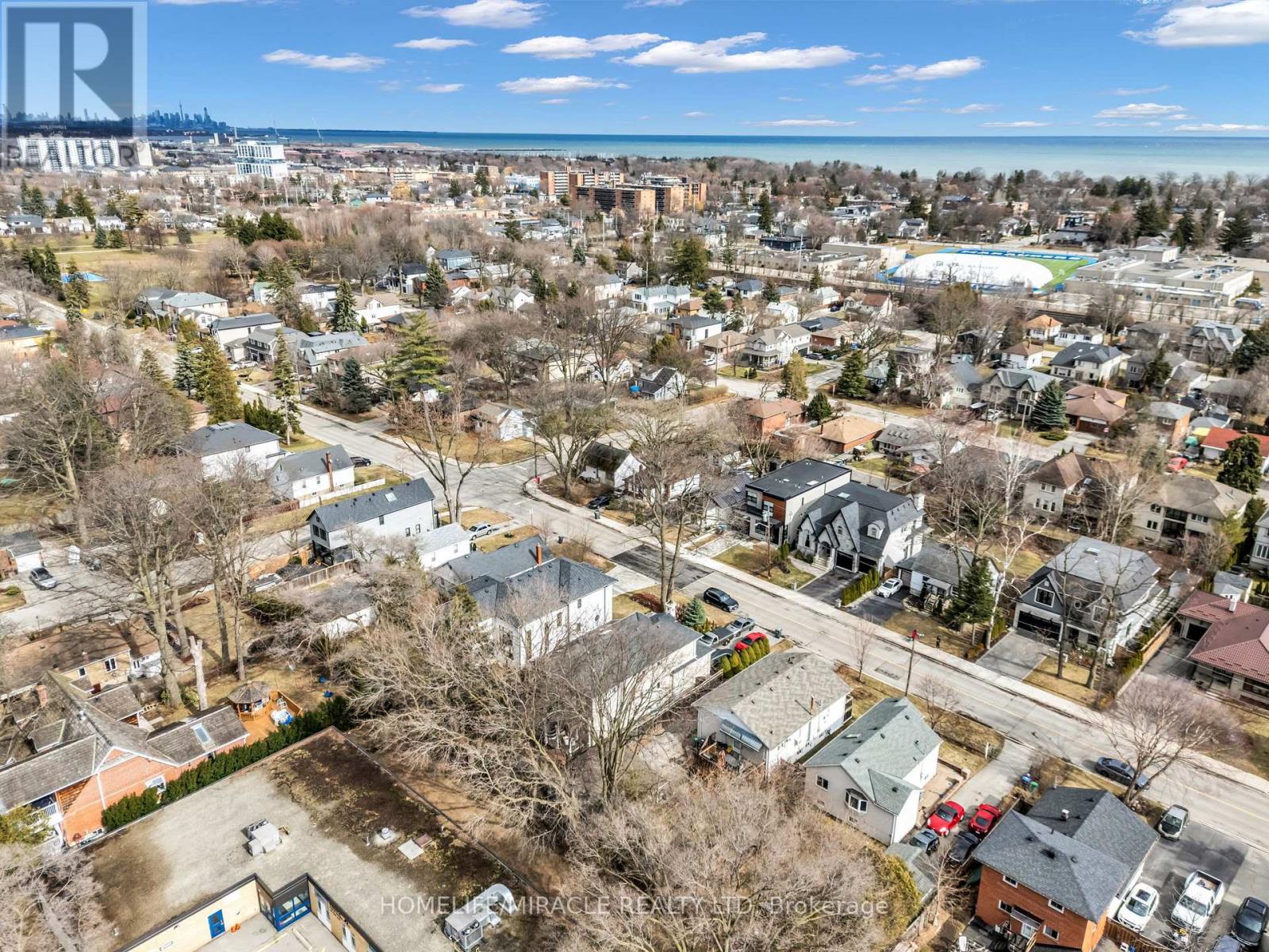 161 Angelene Street, Mississauga, Ontario  L5G 1X1 - Photo 47 - W12932054