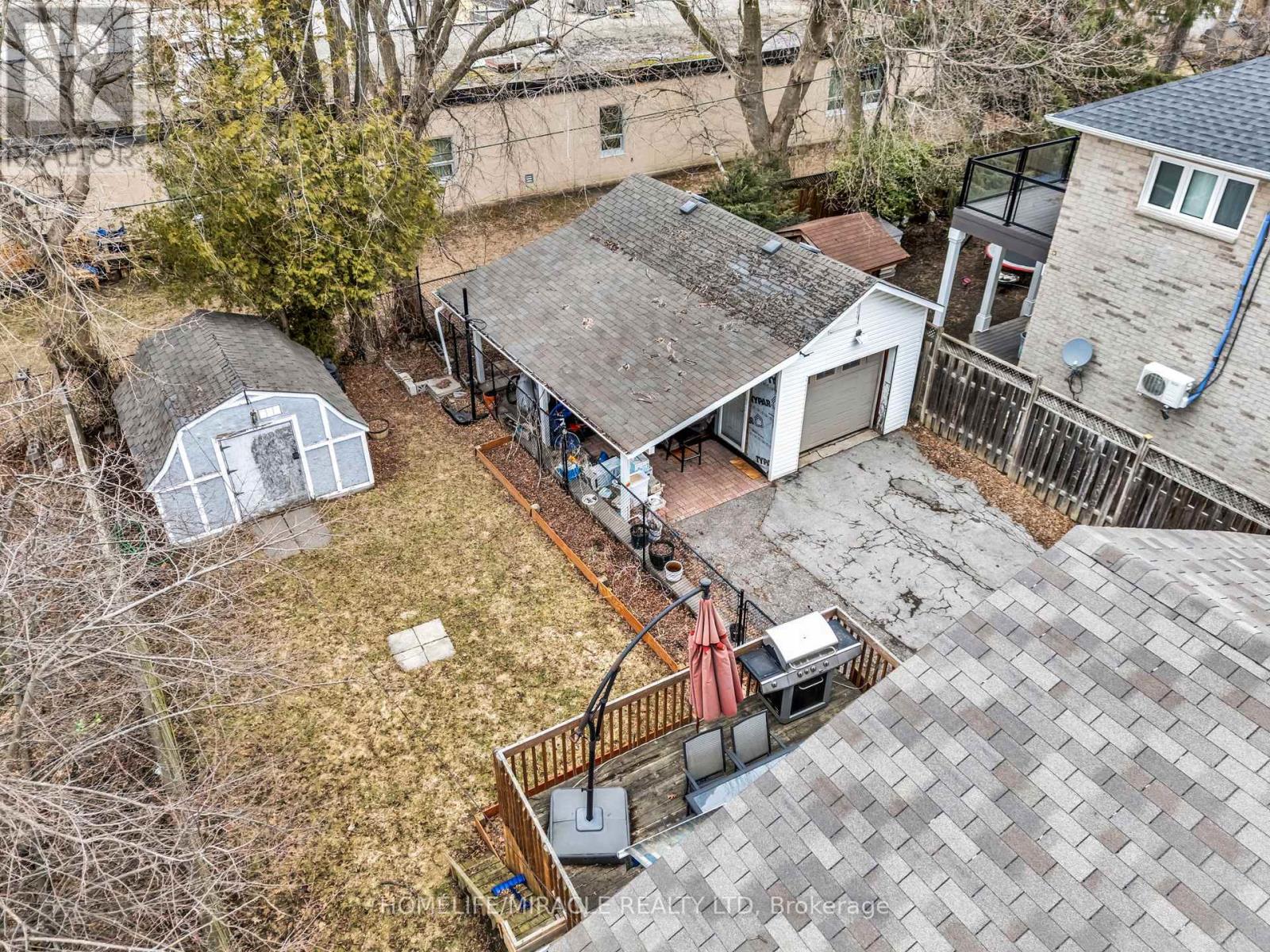 161 Angelene Street, Mississauga, Ontario  L5G 1X1 - Photo 49 - W12932054