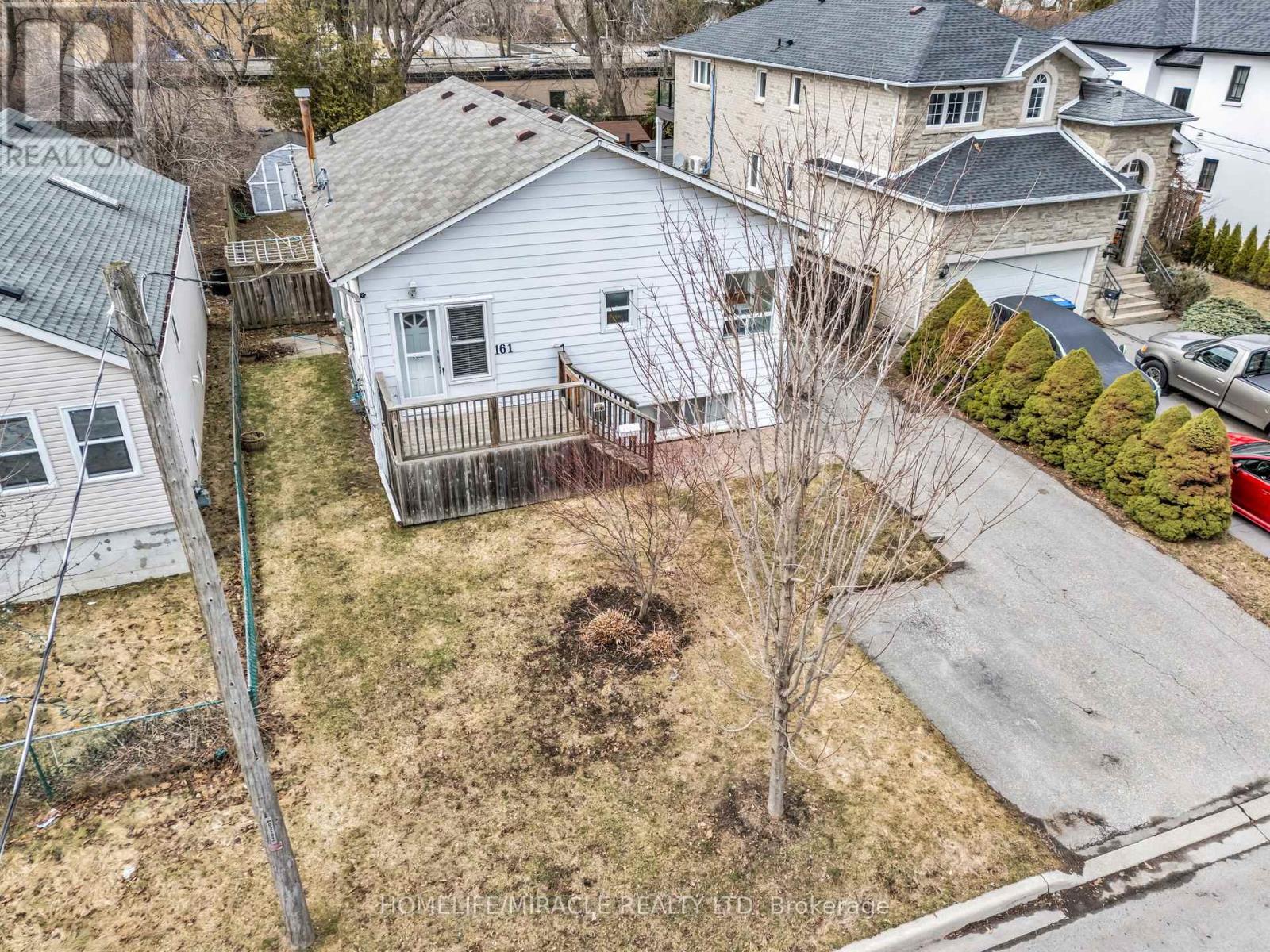 161 Angelene Street, Mississauga, Ontario  L5G 1X1 - Photo 5 - W12932054