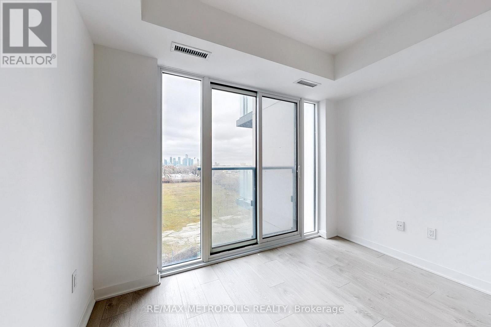 521 - 36 Zorra Street, Toronto, Ontario  M8Z 0G5 - Photo 14 - W12932062