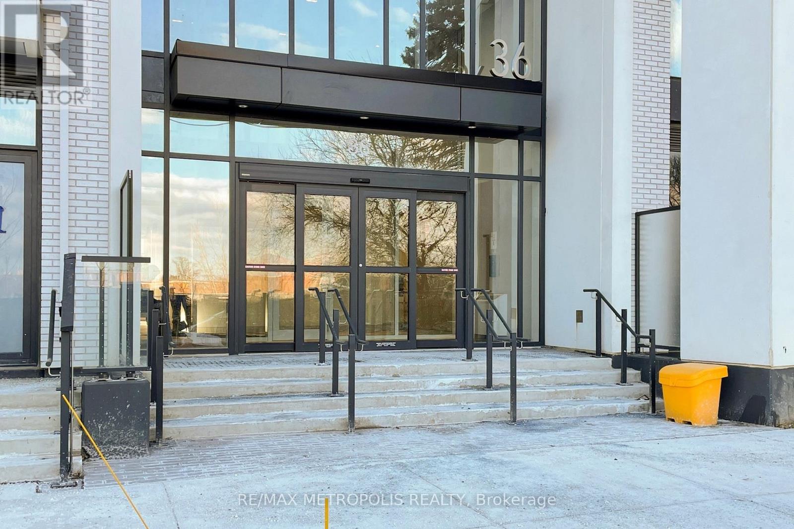 521 - 36 Zorra Street, Toronto, Ontario  M8Z 0G5 - Photo 8 - W12932062