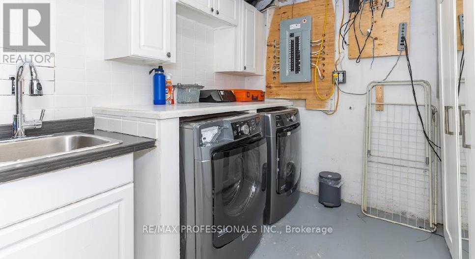 58 Rutledge Road, Mississauga, Ontario  L5M 1H4 - Photo 35 - W12932064