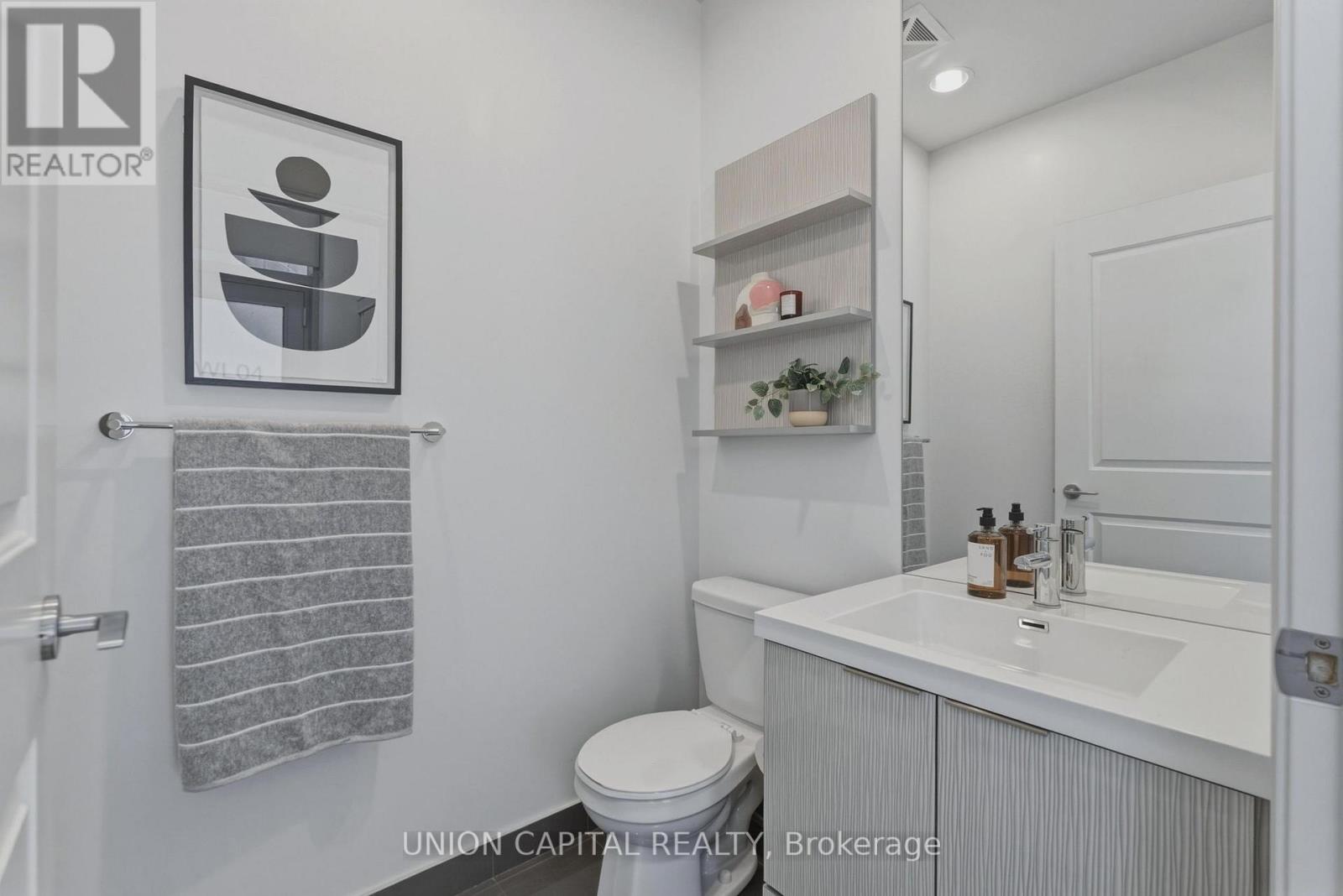 Wl04 - 80 Marine Parade Drive, Toronto, Ontario  M8V 0A3 - Photo 7 - W12932068