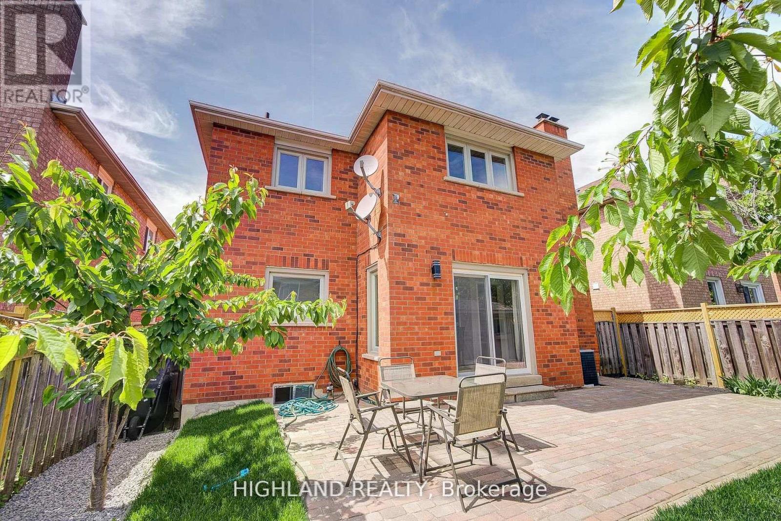 4781 Crystal Rose Drive, Mississauga, Ontario  L5V 1G9 - Photo 25 - W12932076