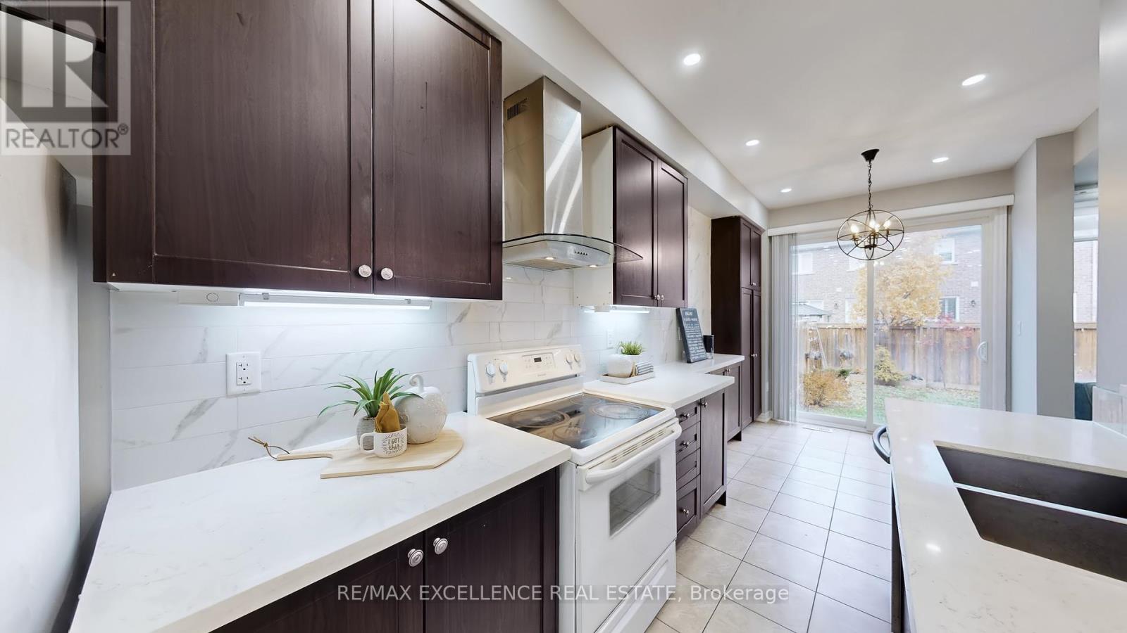 25 Vinewood Road, Caledon, Ontario  L7C 1A9 - Photo 18 - W12932086