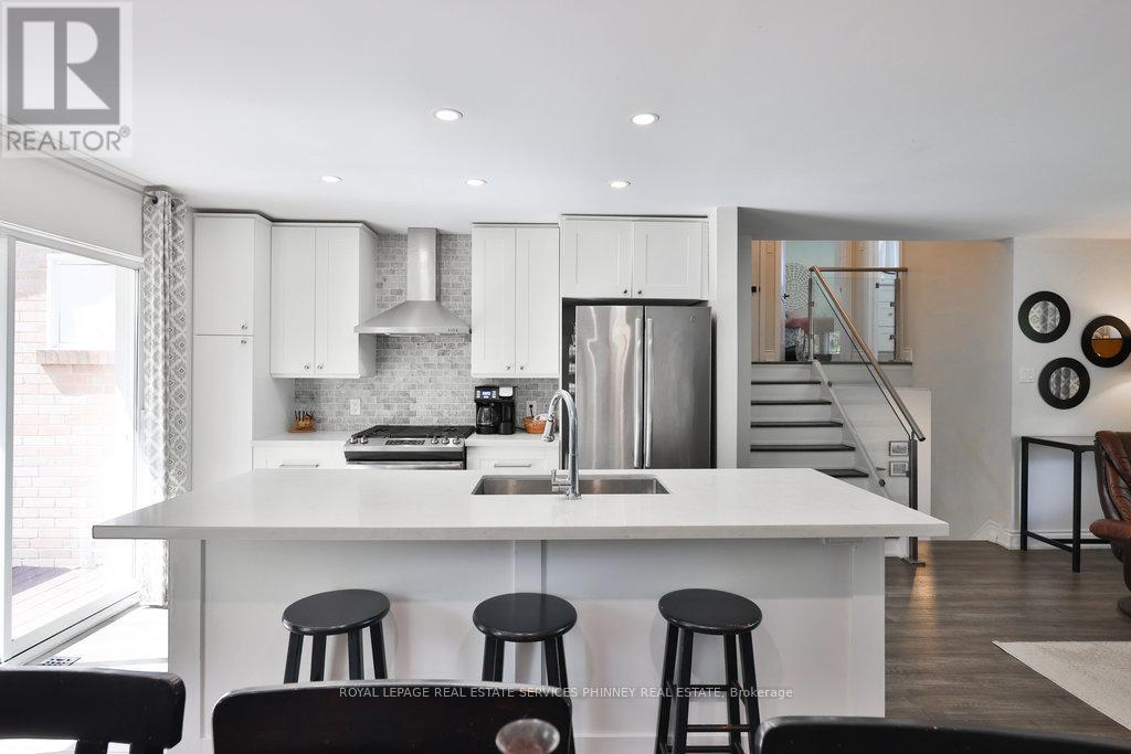 1404 Lewisham Drive, Mississauga, Ontario  L5J 3R3 - Photo 16 - W12932098