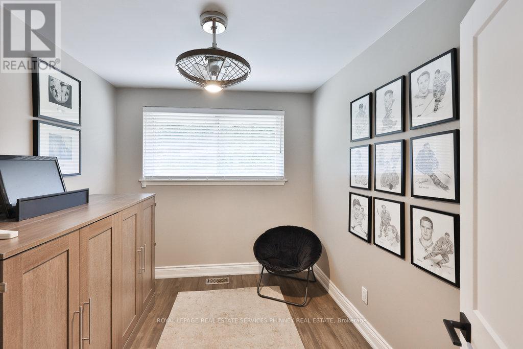 1404 Lewisham Drive, Mississauga, Ontario  L5J 3R3 - Photo 25 - W12932098