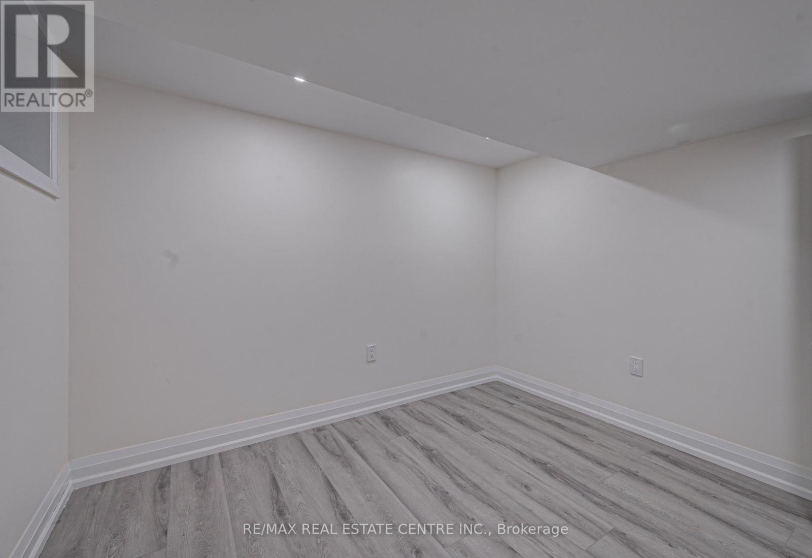 383 Rexford Drive, Hamilton, Ontario  L8W 2M4 - Photo 18 - X12932028