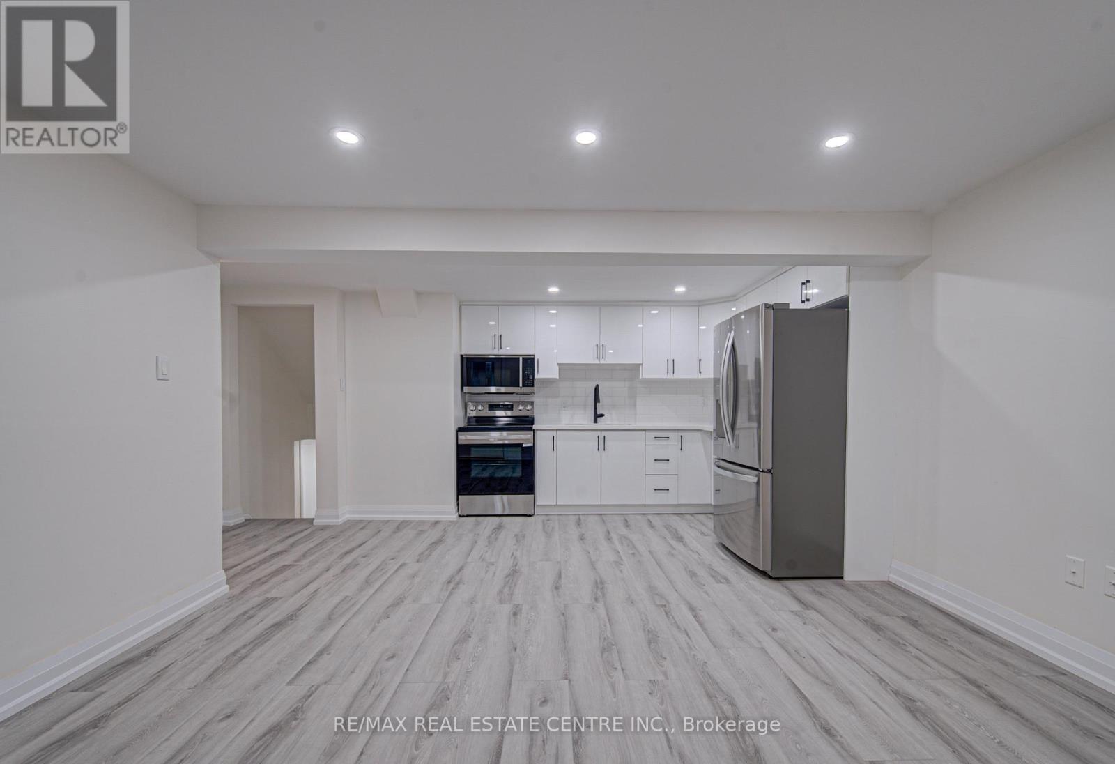 383 Rexford Drive, Hamilton, Ontario  L8W 2M4 - Photo 7 - X12932028