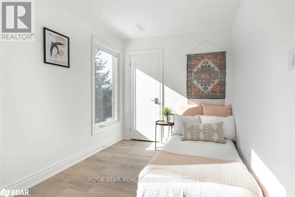 Upper - 1 Edward Street, Hamilton, Ontario  L8L 2V2 - Photo 18 - X12932100