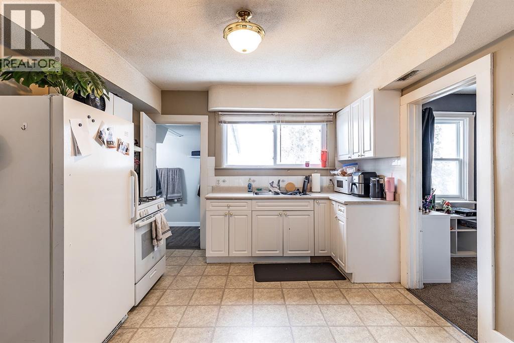 447 Allowance Avenue Se, Medicine Hat, Alberta  T1A 3E1 - Photo 16 - A2292468