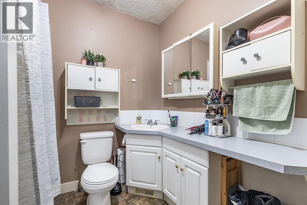 447 Allowance Avenue Se, Medicine Hat, Alberta  T1A 3E1 - Photo 10 - A2292468