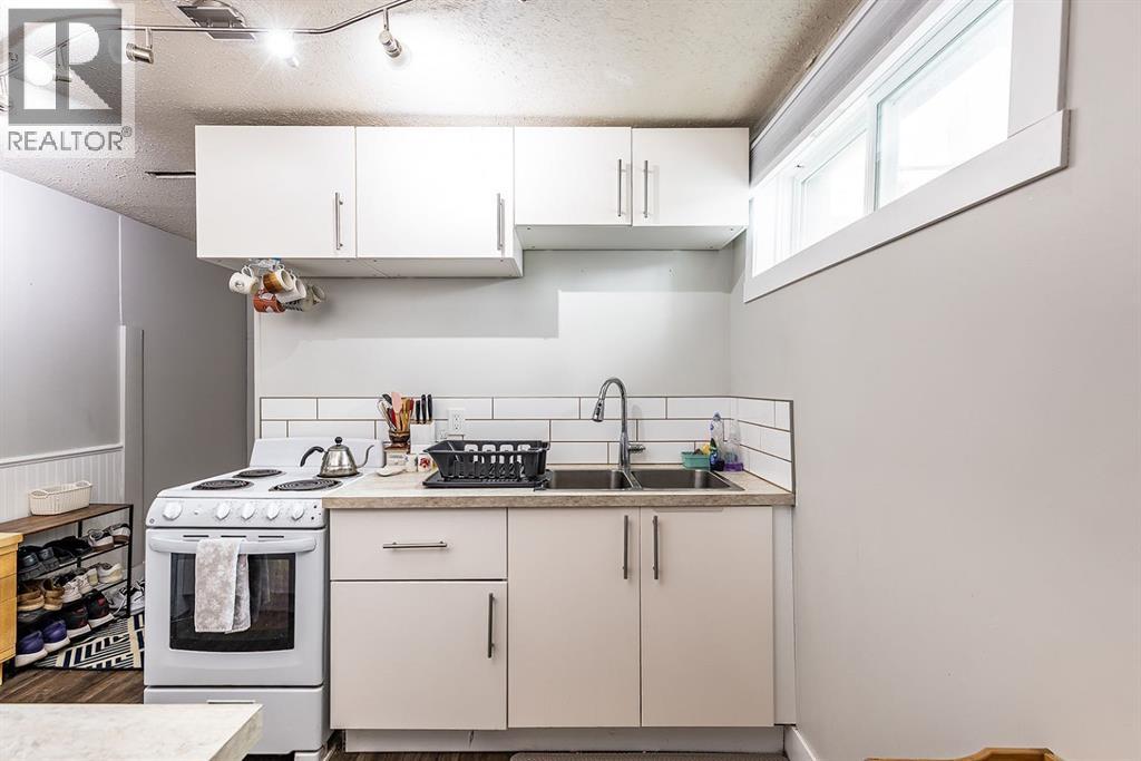 447 Allowance Avenue Se, Medicine Hat, Alberta  T1A 3E1 - Photo 36 - A2292468