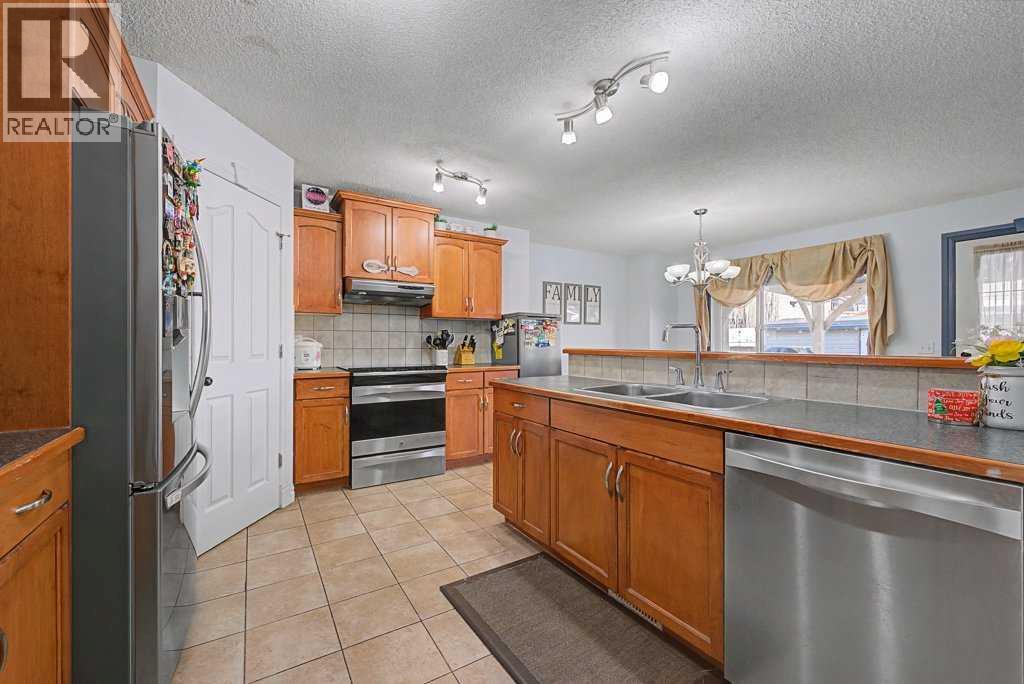 284 Hawkmere View, Chestermere, Alberta  T1X 1T7 - Photo 15 - A2287875