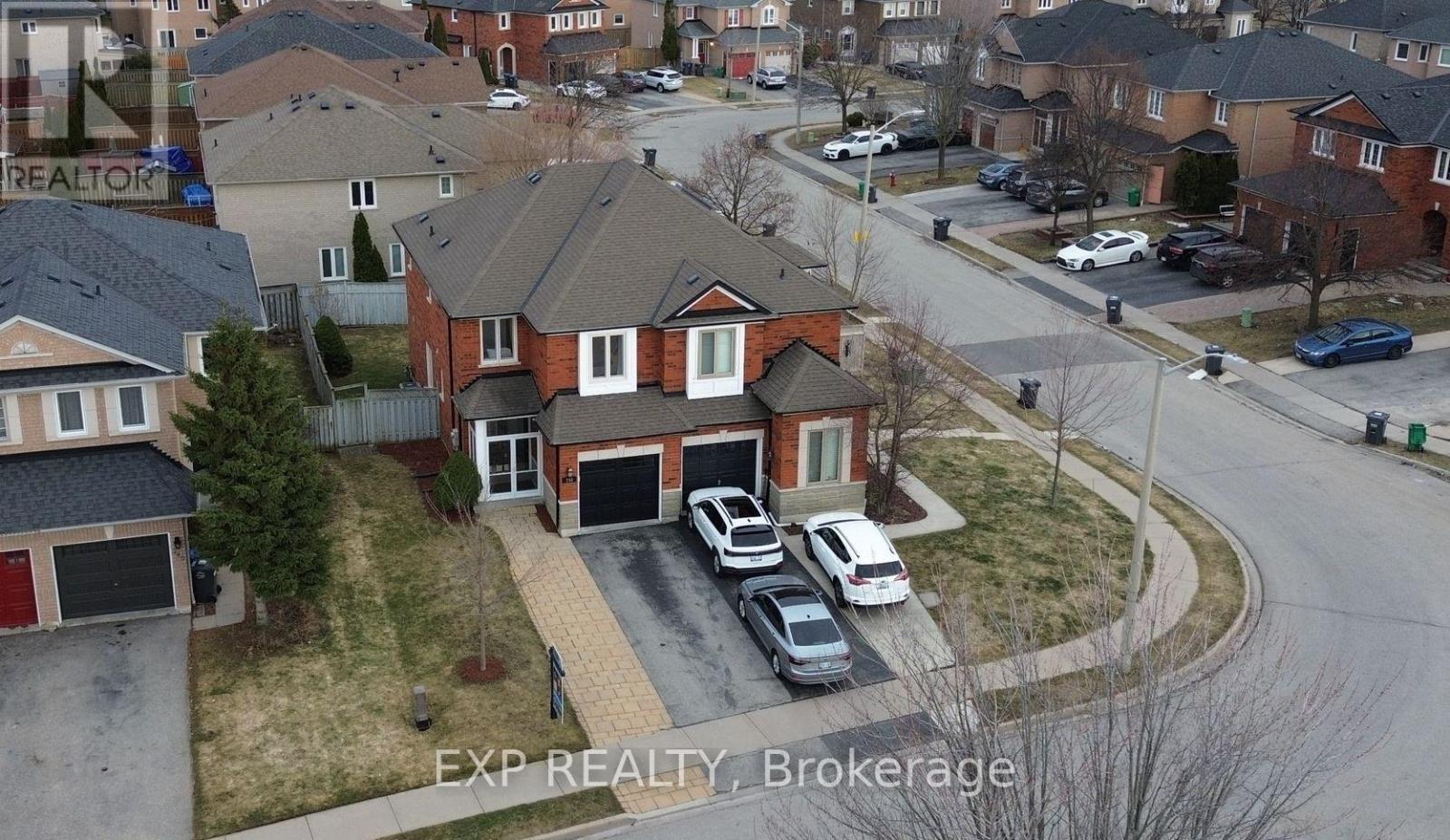 248 Morningmist Street, Brampton, Ontario  L6R 2B8 - Photo 2 - W12924036