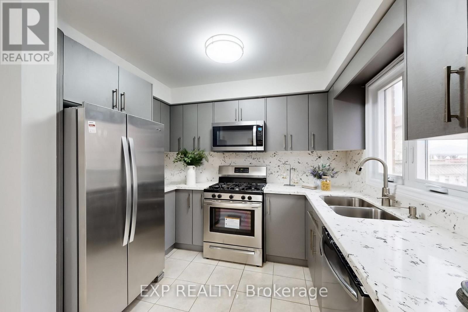 248 Morningmist Street, Brampton, Ontario  L6R 2B8 - Photo 19 - W12924036