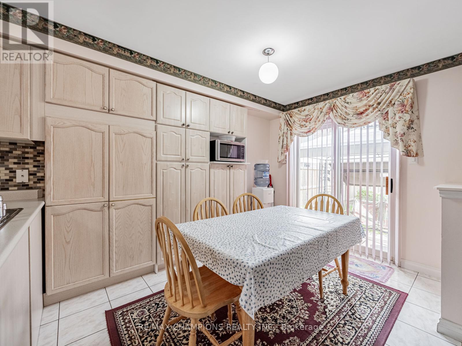 14 Miramar Street, Brampton, Ontario  L6R 2S7 - Photo 15 - W12826822