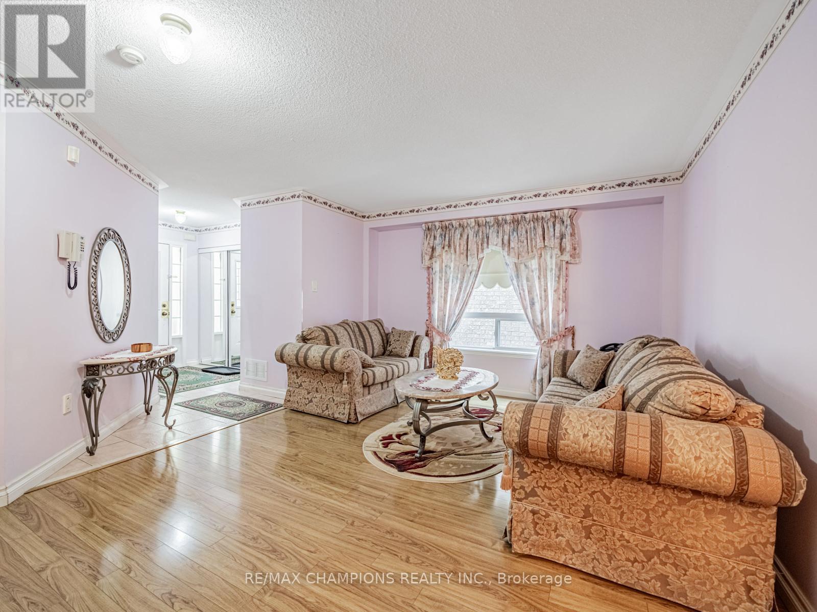 14 Miramar Street, Brampton, Ontario  L6R 2S7 - Photo 9 - W12826822