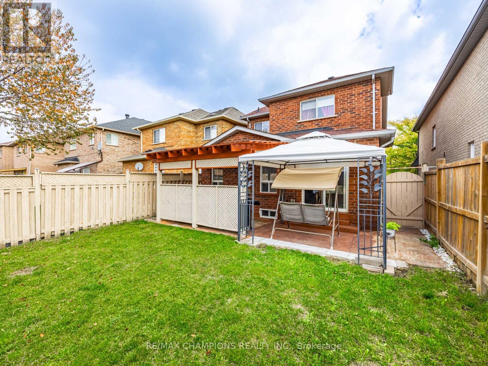 14 Miramar Street, Brampton, Ontario  L6R 2S7 - Photo 35 - W12826822