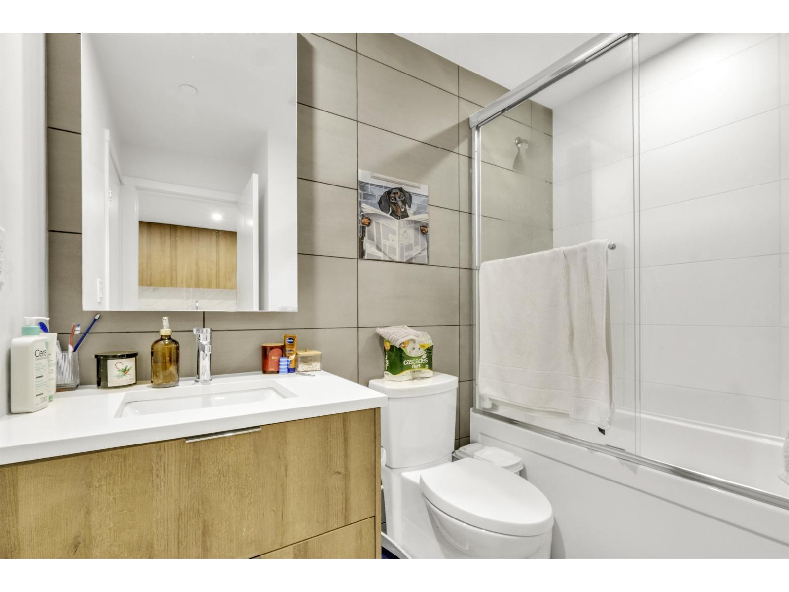 2006 13359 Old Yale Road, Surrey, British Columbia V3T 0S4 - Photo 3 - R3103019