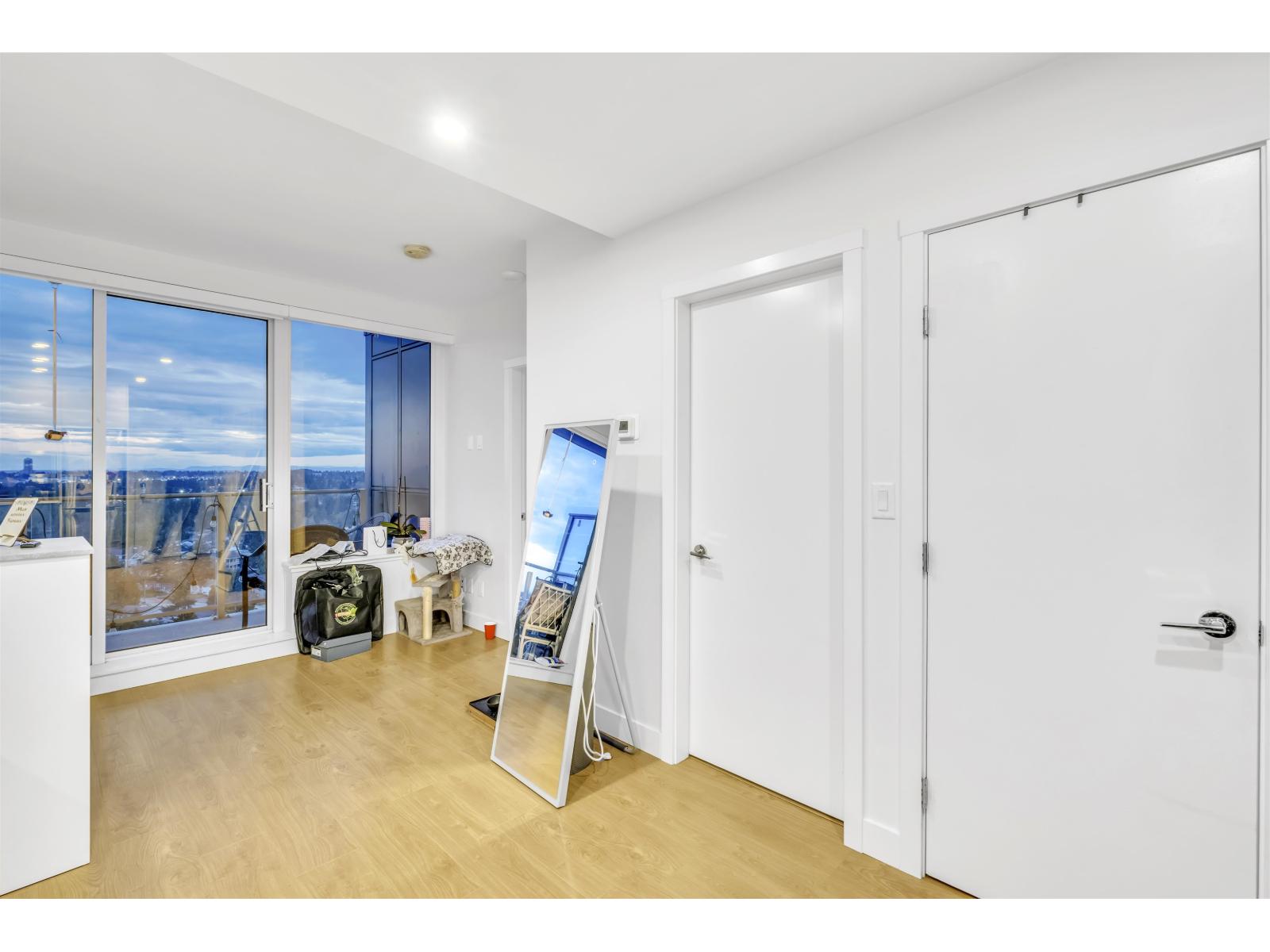 2006 13359 Old Yale Road, Surrey, British Columbia V3T 0S4 - Photo 16 - R3103019