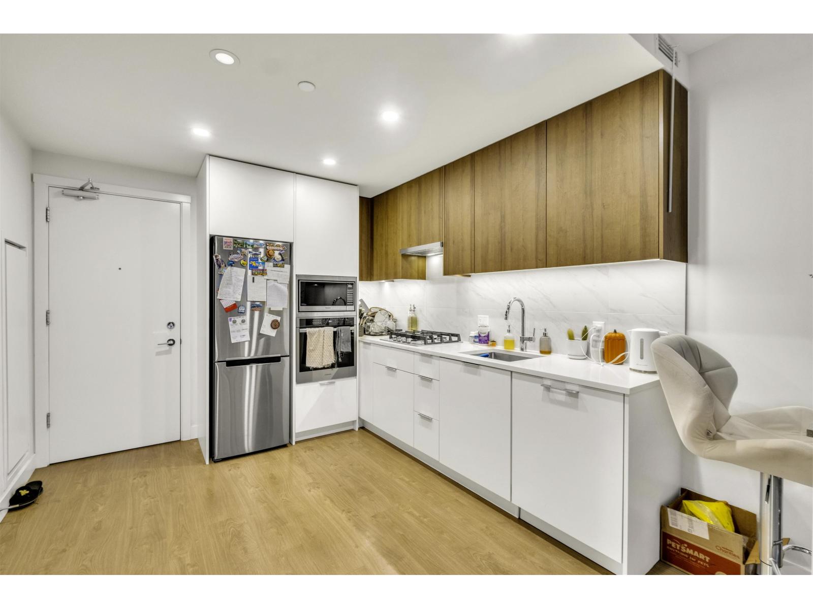 2006 13359 Old Yale Road, Surrey, British Columbia V3T 0S4 - Photo 10 - R3103019