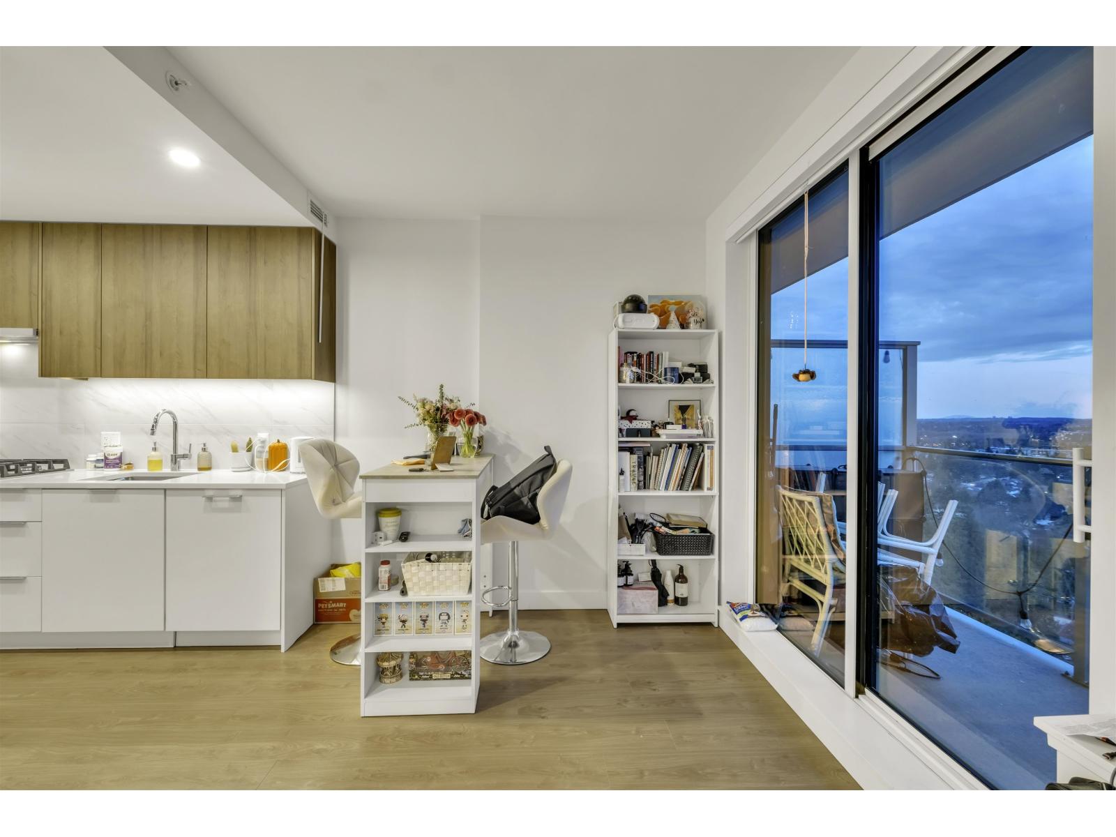 2006 13359 Old Yale Road, Surrey, British Columbia V3T 0S4 - Photo 13 - R3103019