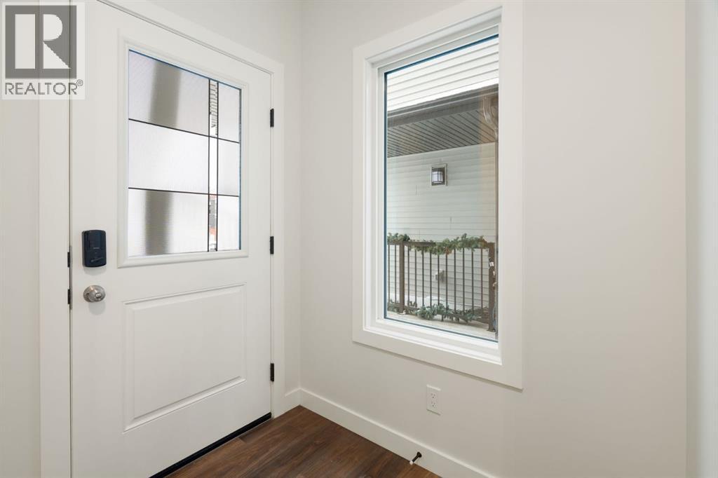 136 Southbow Village Way, Cochrane, Alberta  T4C 3J9 - Photo 2 - A2292762