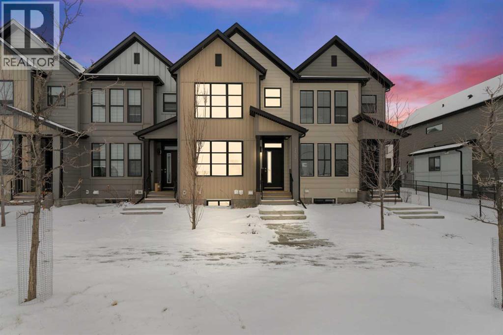 733 South Point Gate Sw, Airdrie, Alberta  T4B 5H7 - Photo 1 - A2296516