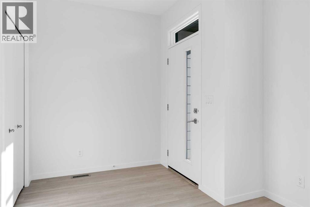 733 South Point Gate Sw, Airdrie, Alberta  T4B 5H7 - Photo 6 - A2296516