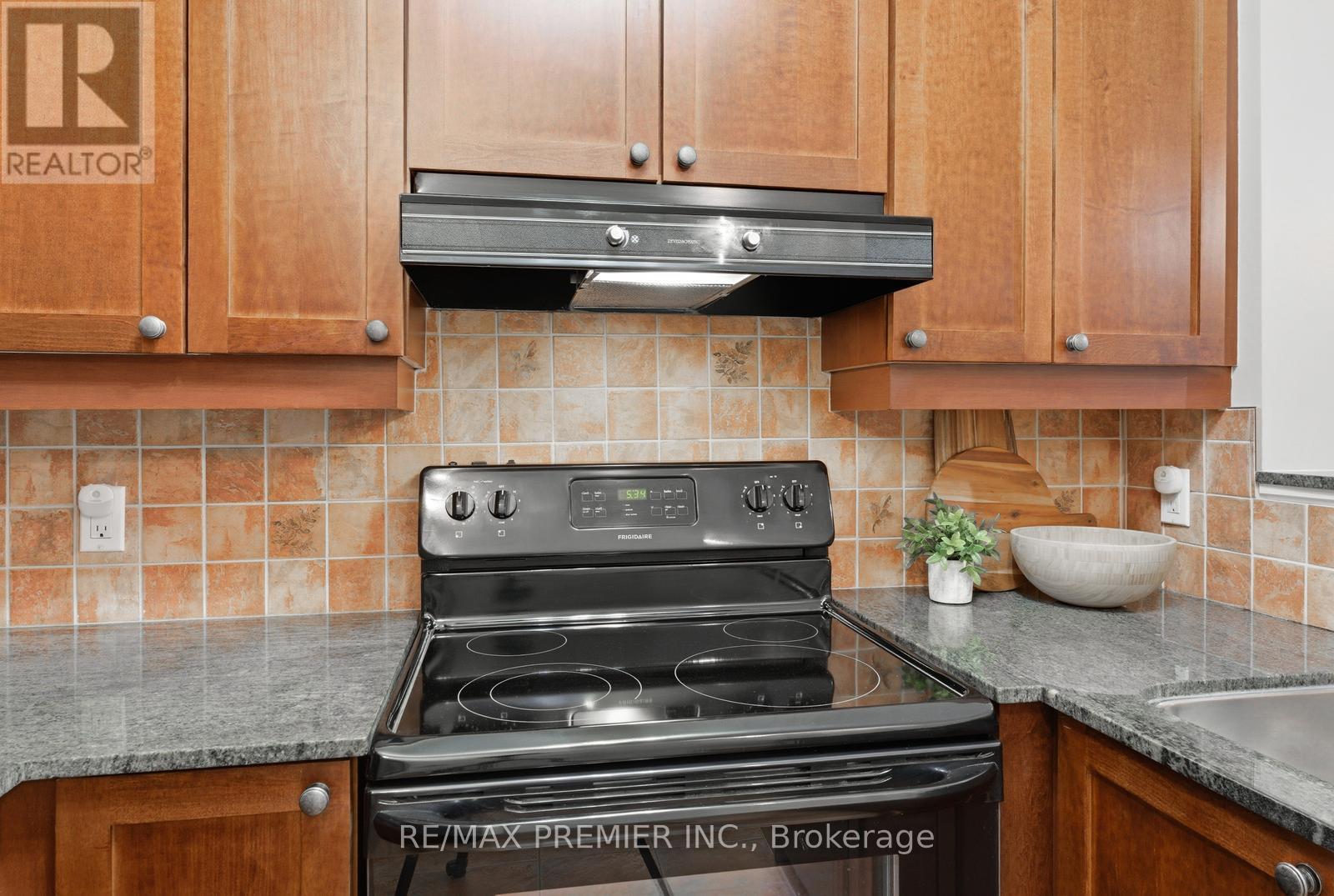 Ph20 - 16 Dallimore Circle, Toronto, Ontario  M3C 4C4 - Photo 12 - C12932146