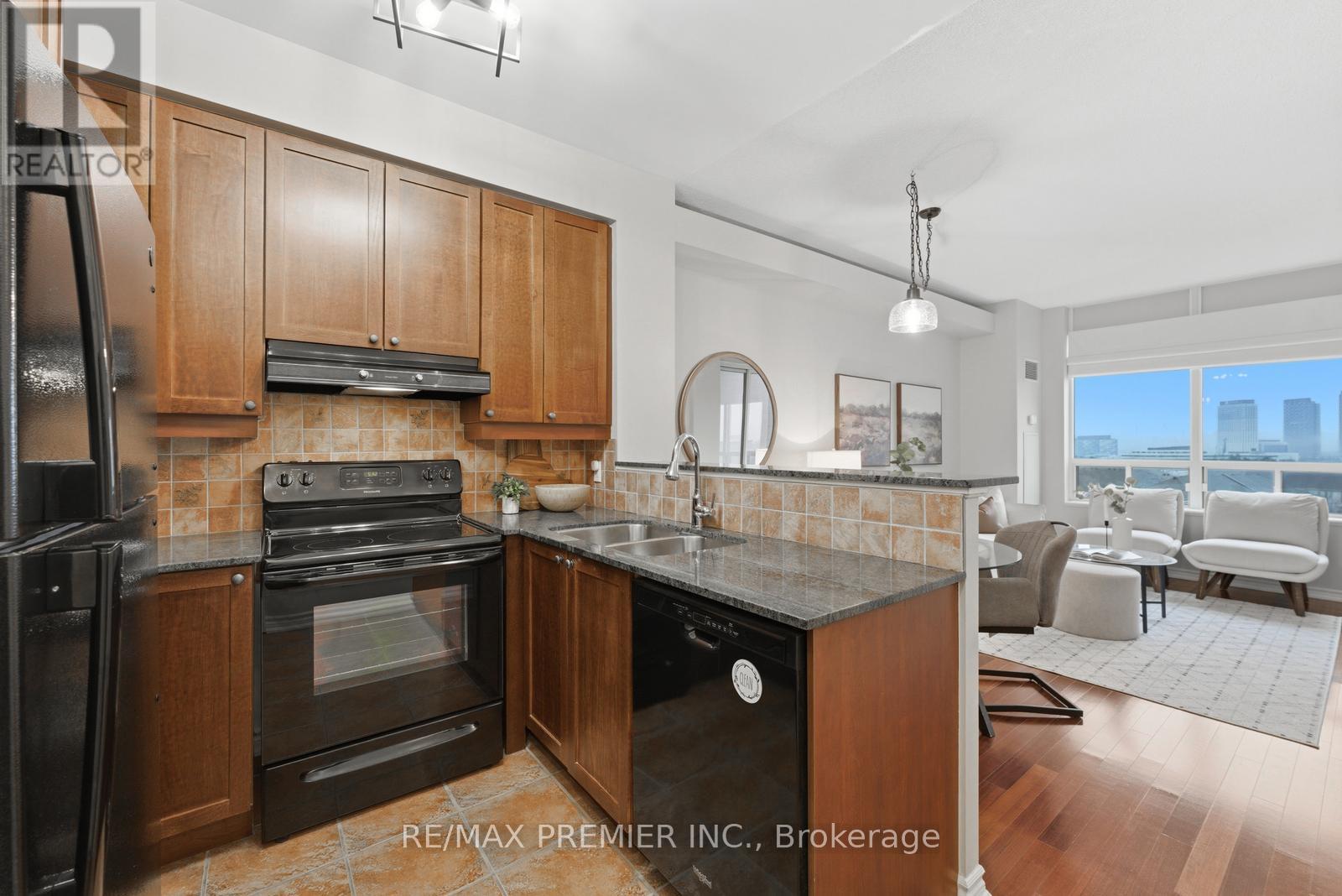 Ph20 - 16 Dallimore Circle, Toronto, Ontario  M3C 4C4 - Photo 8 - C12932146