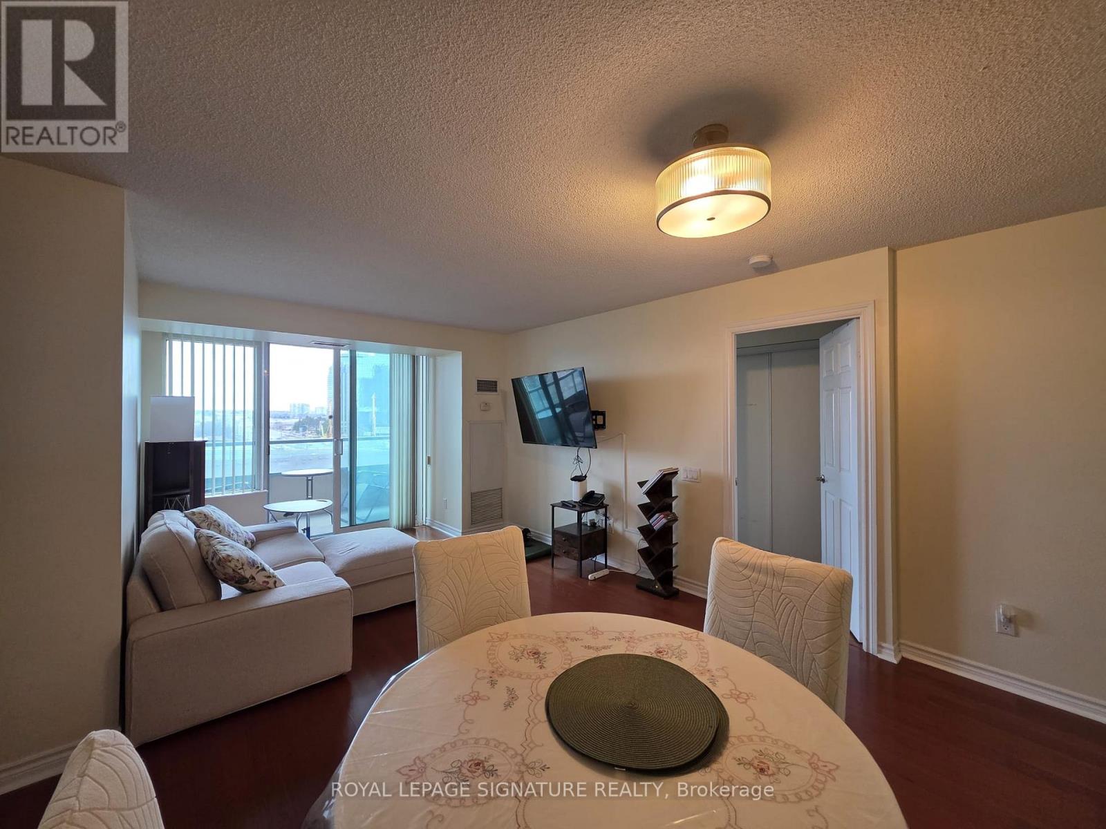 504 - 61 Town Centre Court, Toronto (Bendale), Ontario  M1P 5C5 - Photo 4 - E12915360