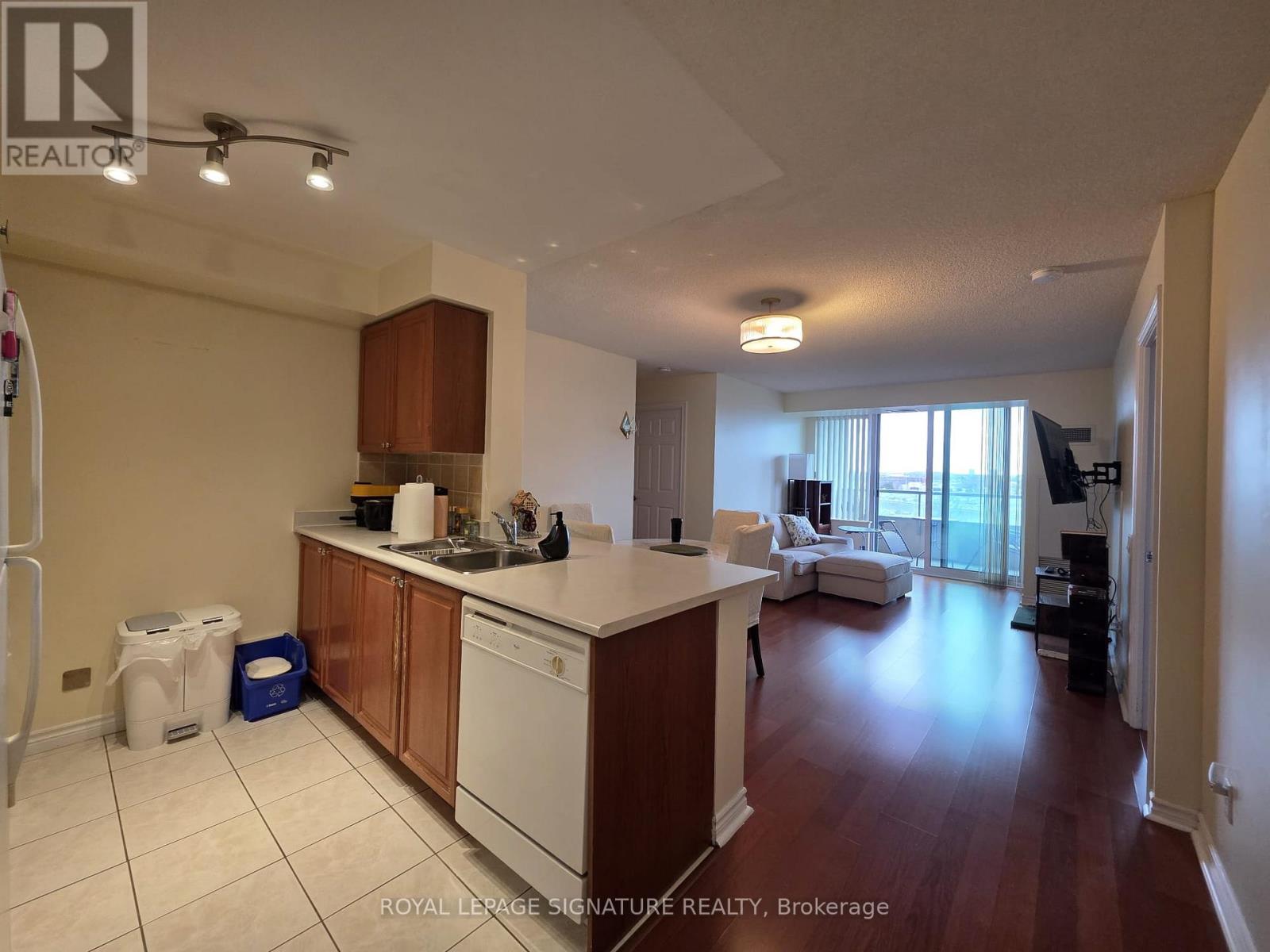 504 - 61 Town Centre Court, Toronto (Bendale), Ontario  M1P 5C5 - Photo 7 - E12915360