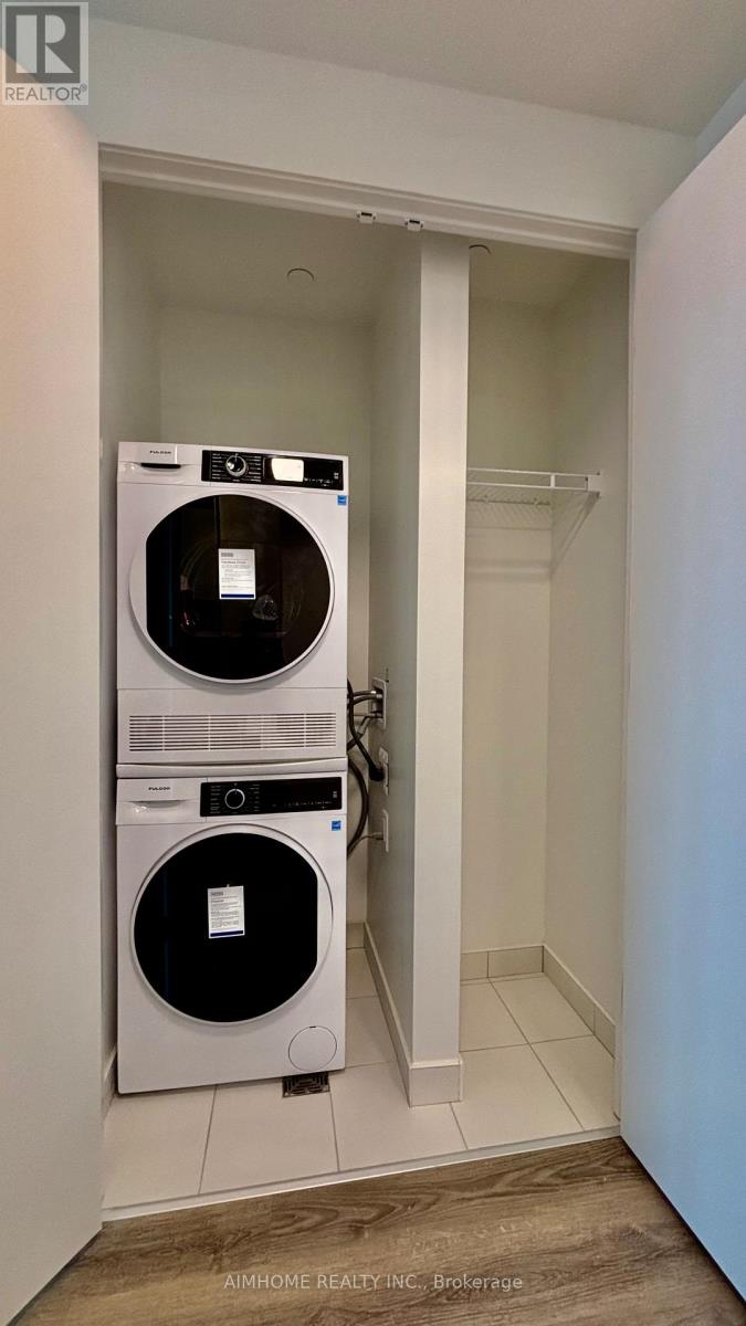 2916 - 180 Front Street E, Toronto (Moss Park), Ontario  M5A 1E6 - Photo 17 - C12842026