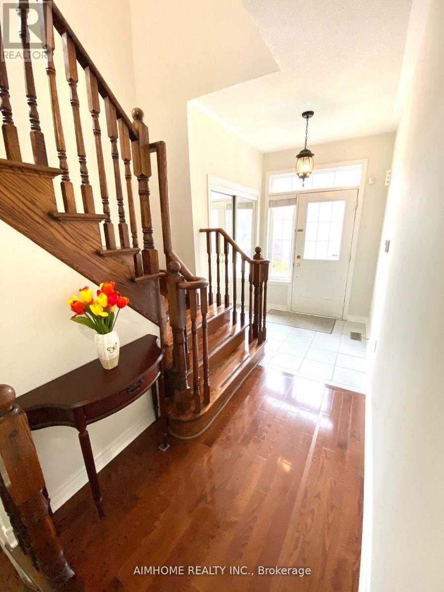 17 Littleriver Court, Vaughan (Patterson), Ontario  L6A 0K4 - Photo 6 - N12932130