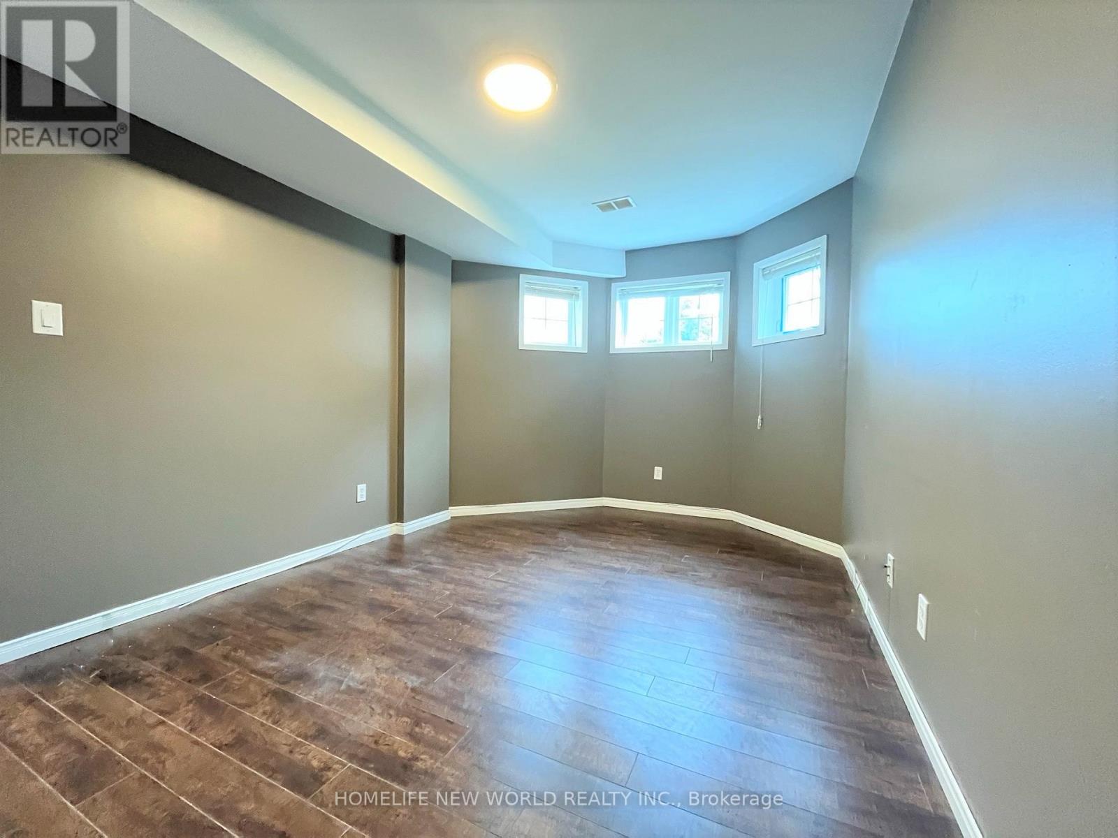 5 Golden Eagle Way, Barrie (Little Lake), Ontario  L4M 6P4 - Photo 6 - S12932112