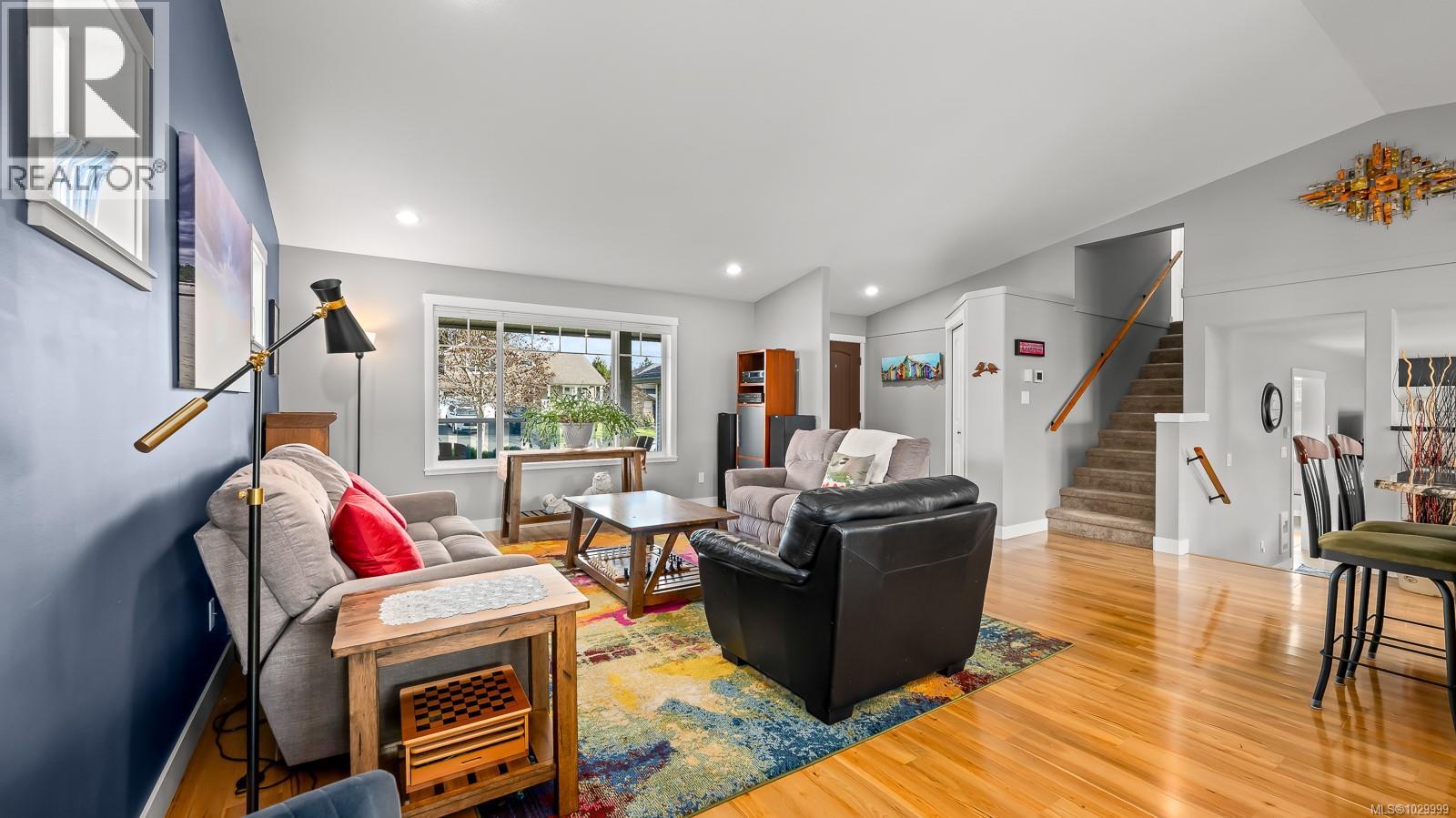 560 Spitfire Dr, Comox, British Columbia  V9M 0A6 - Photo 4 - 1029999